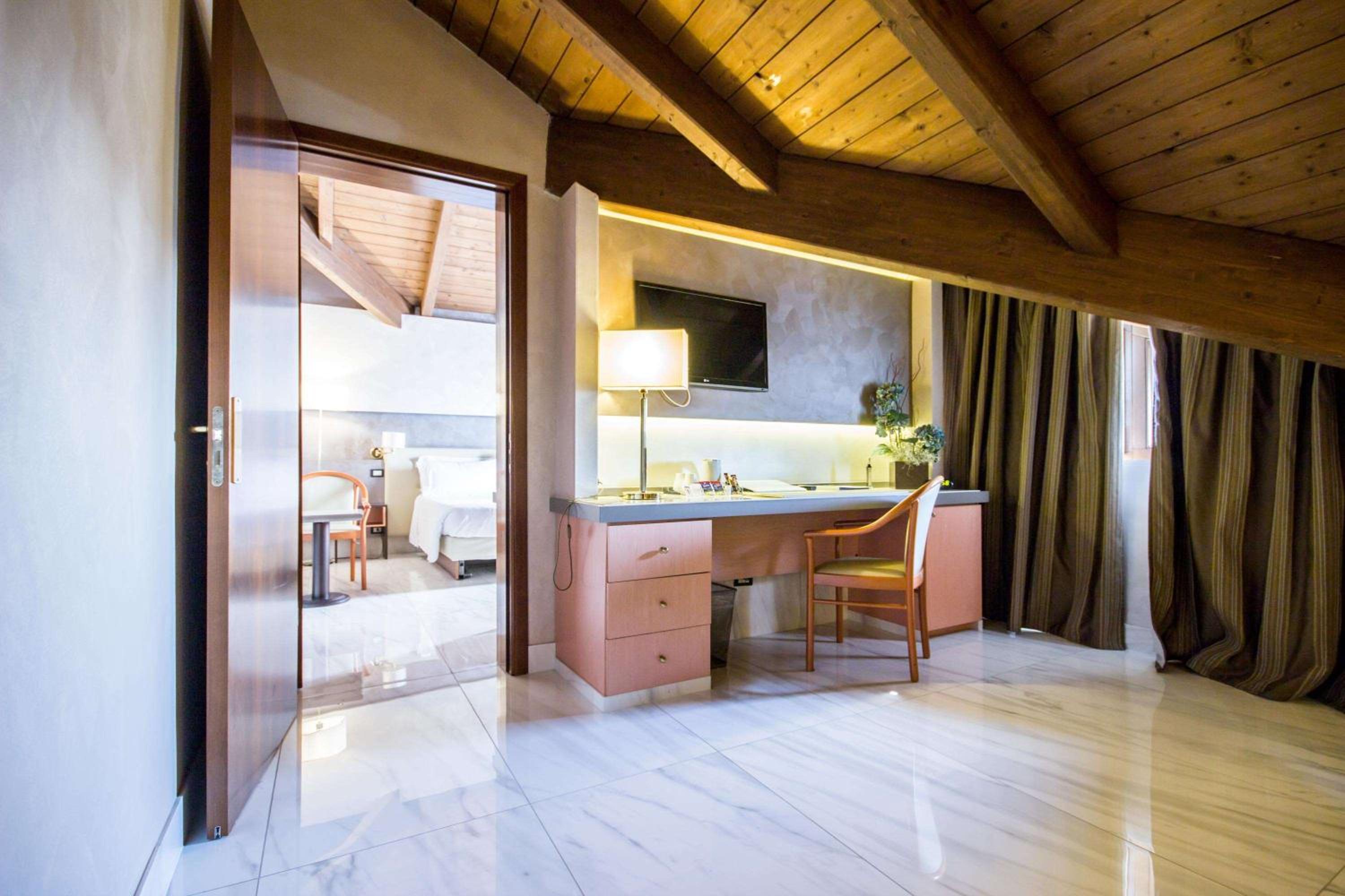 Two Connecting Double Rooms - Photo 18