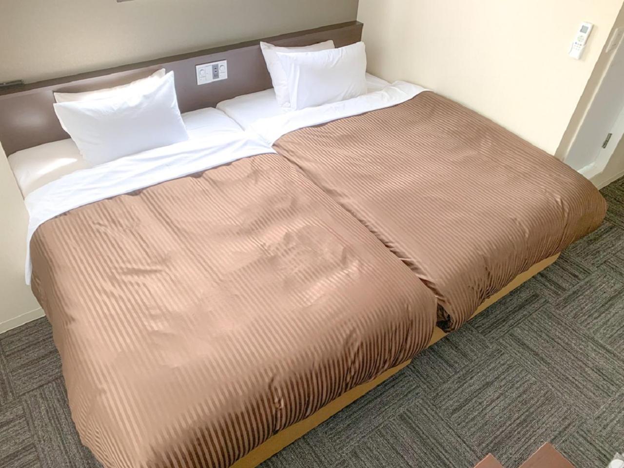 Twin Room - Non-Smoking - Photo 6