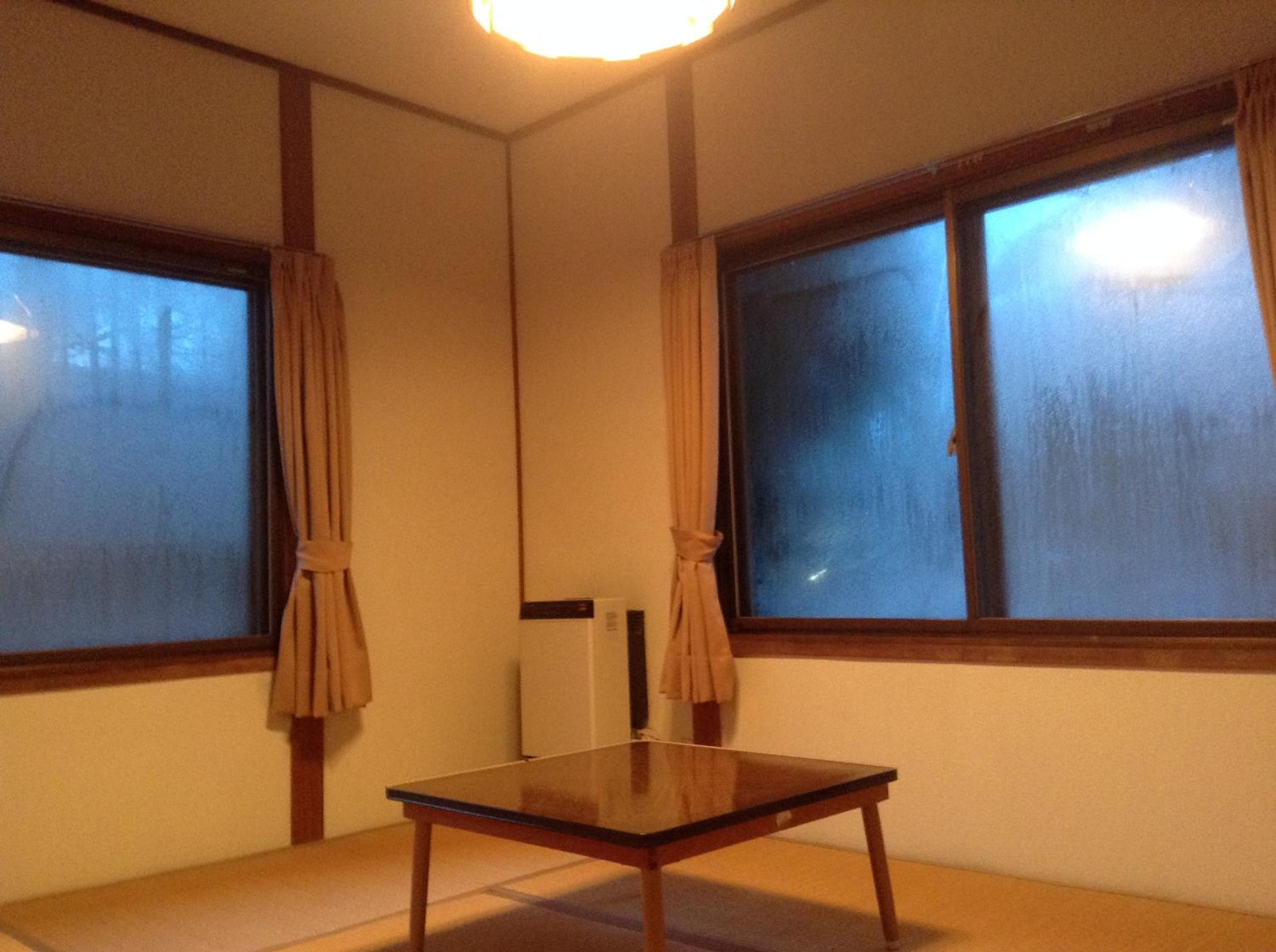 Japanese-Style Twin Room with Shared Bathroom photo 3
