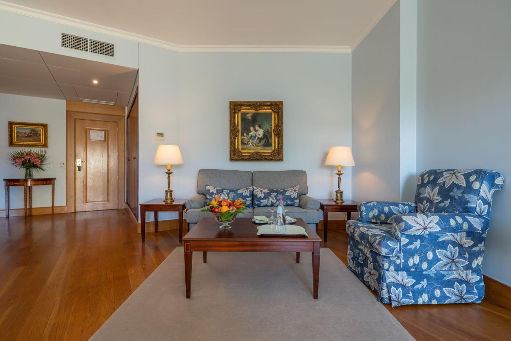 Botanical Premium Suite photo 3