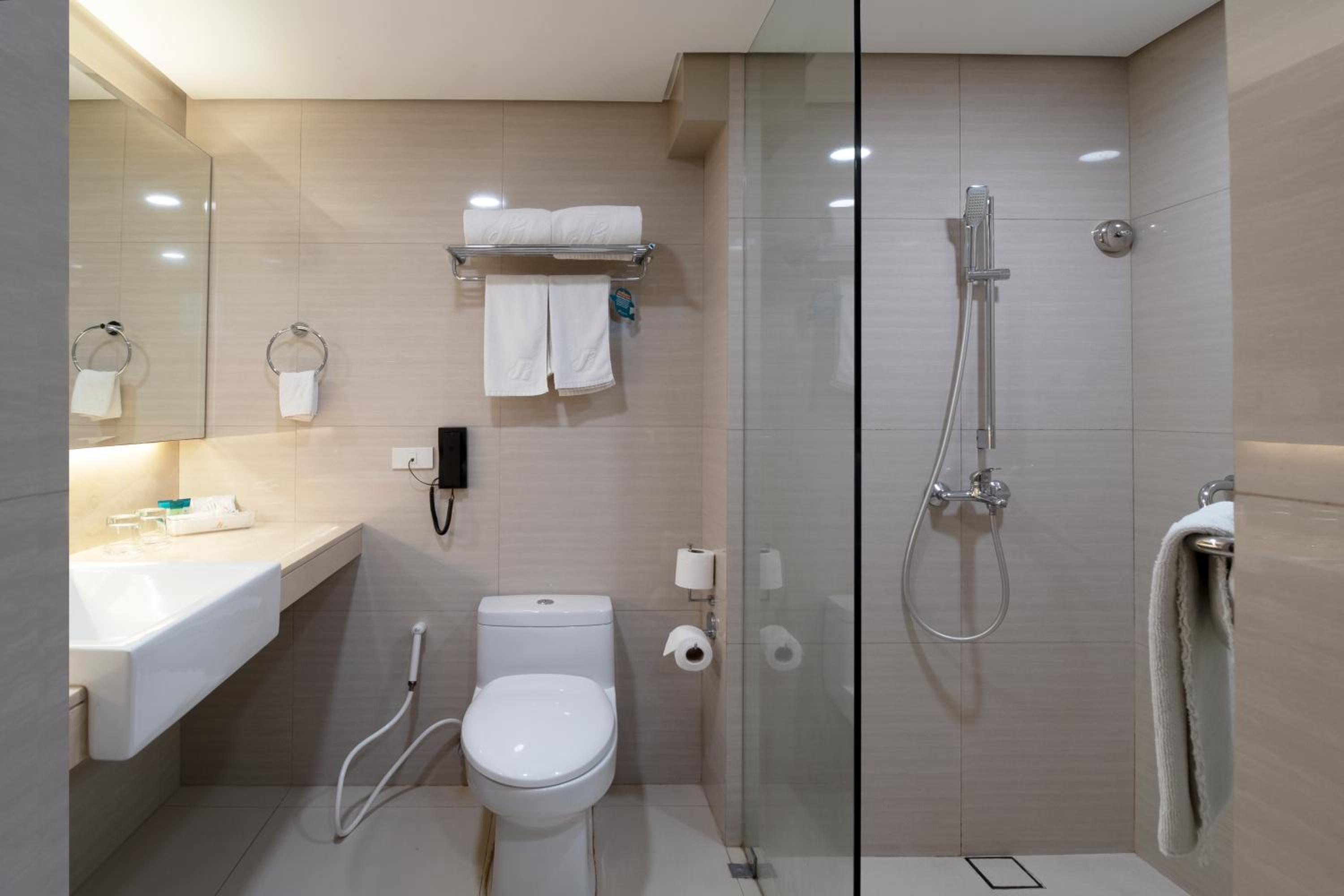 Business King Room - Photo 8