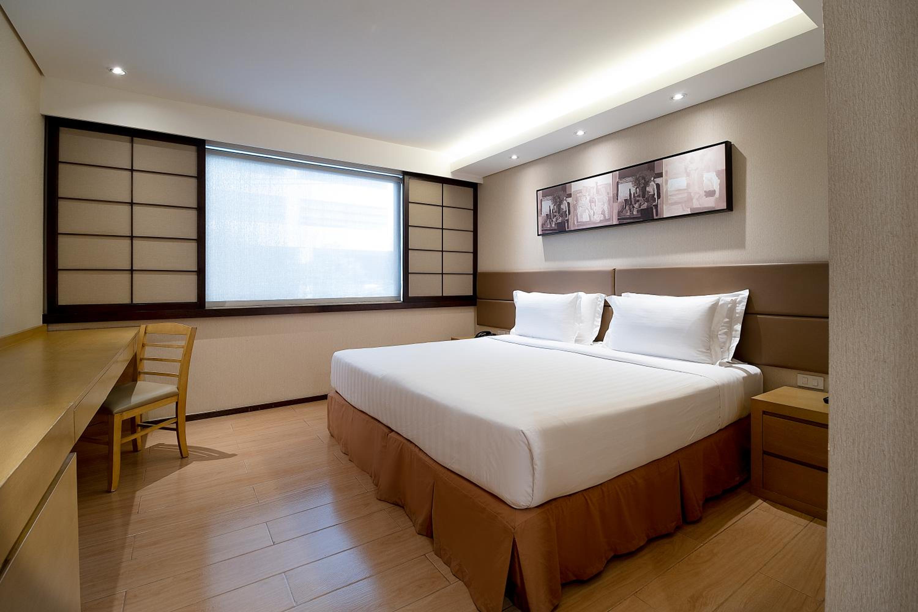 Business King Room - Photo 1