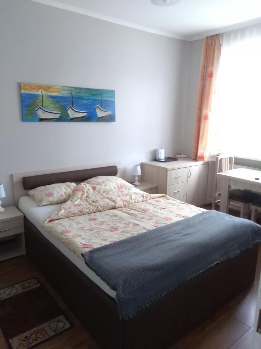 Double Room with Private Bathroom photo 3