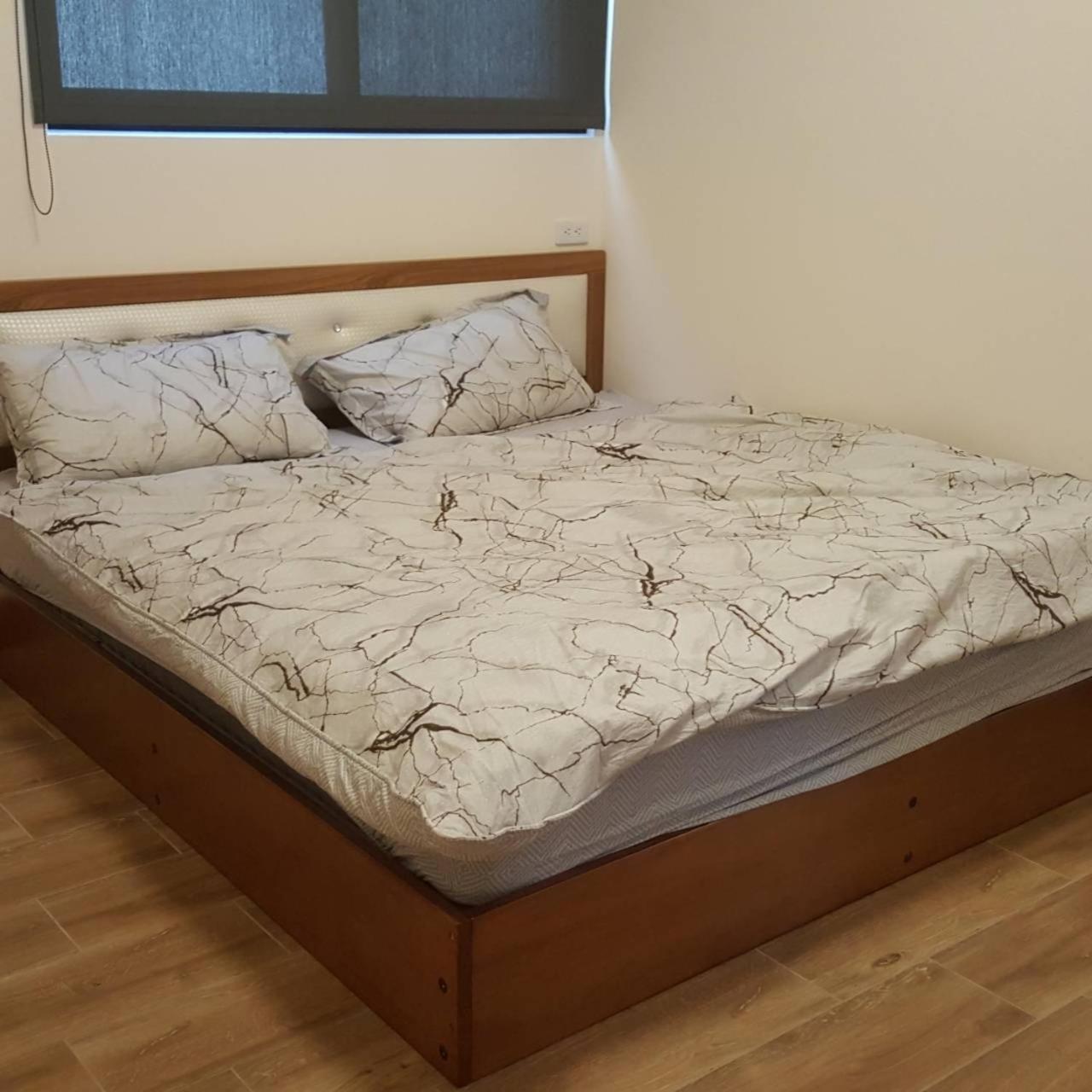 Queen Room photo 2