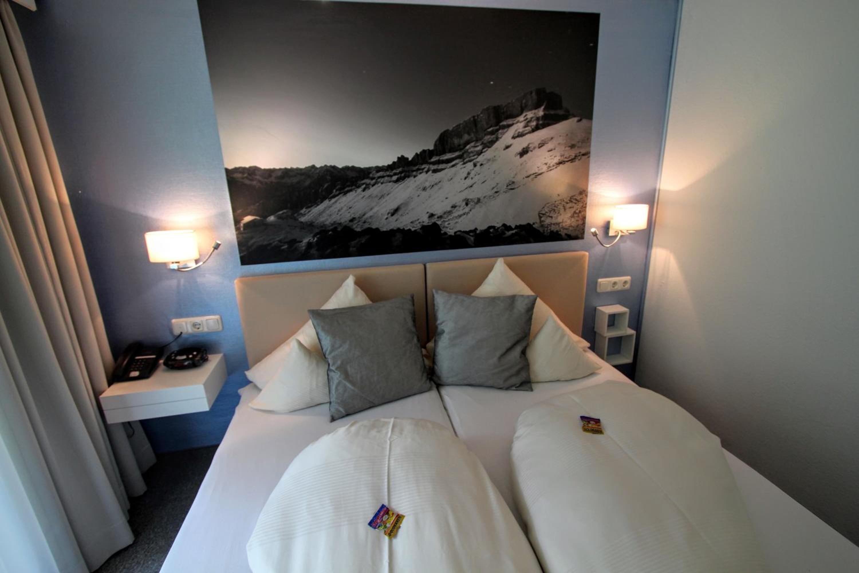Budget Double Room photo 2