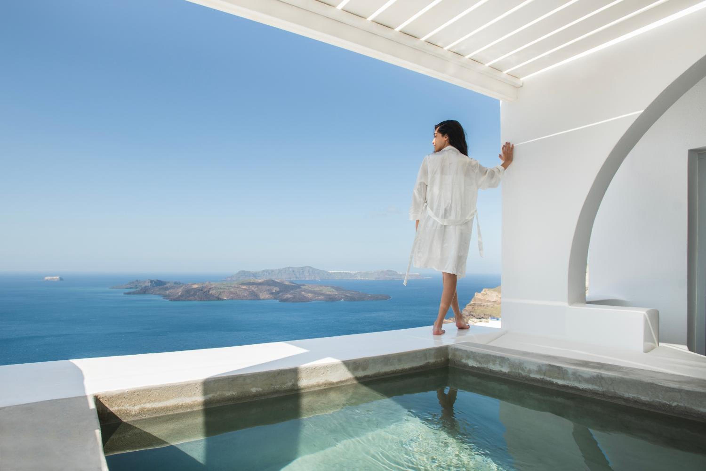 Honeymoon Suite with Outdoor Hot Tub - Photo 6