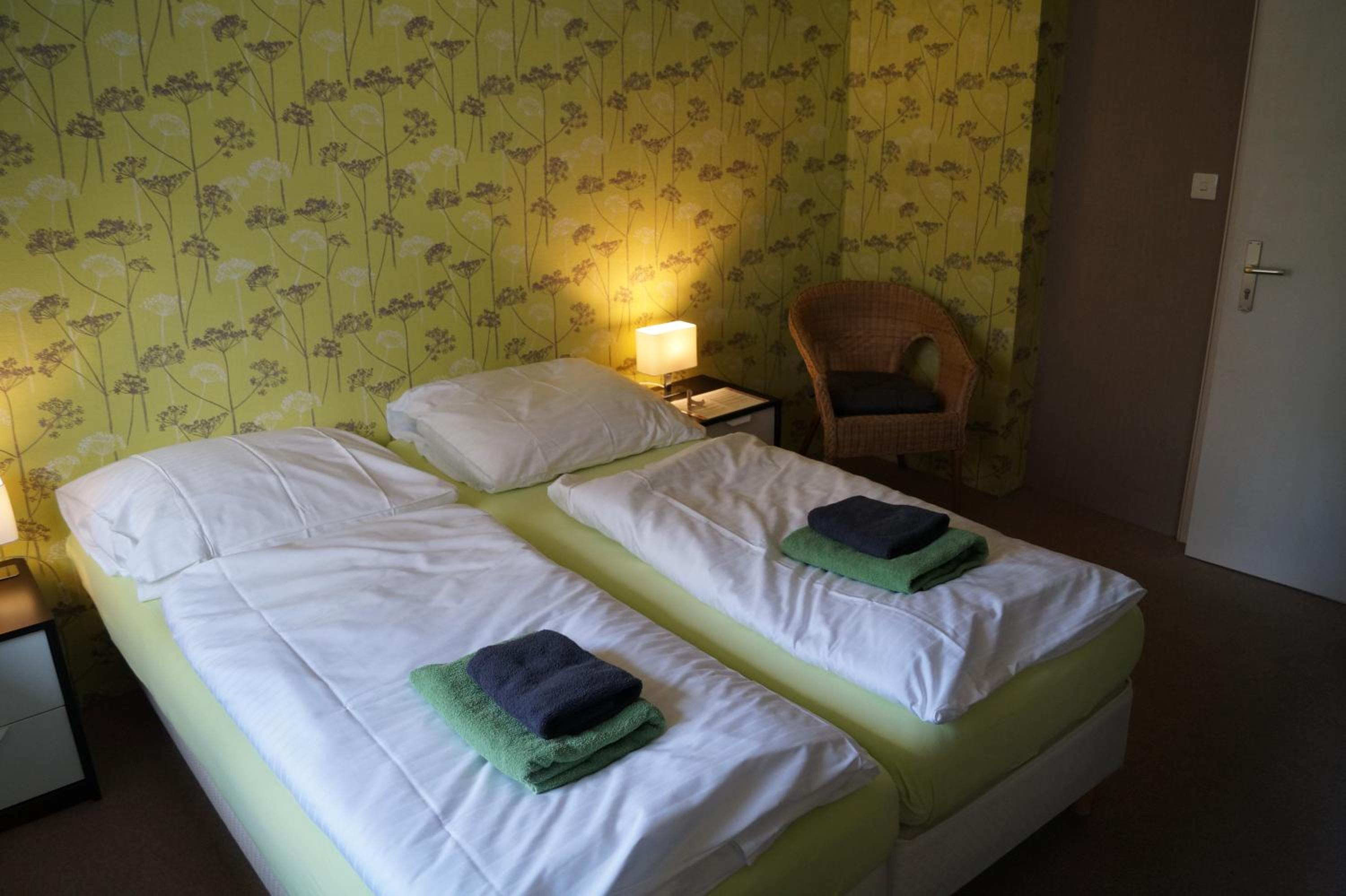 Twin Room with Private Bathroom - Photo 30
