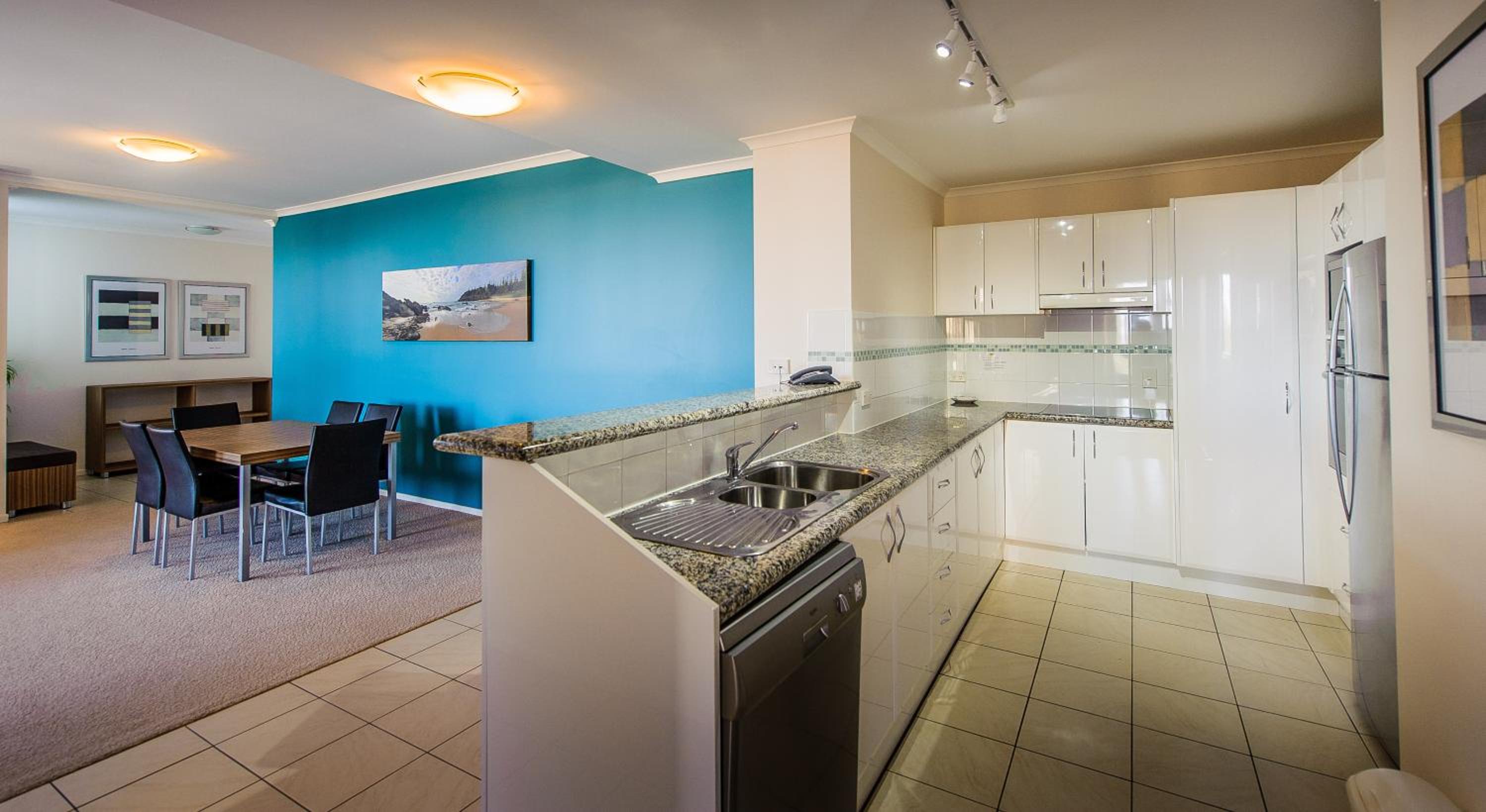 Three-Bedroom Apartment with Ocean View photo 3
