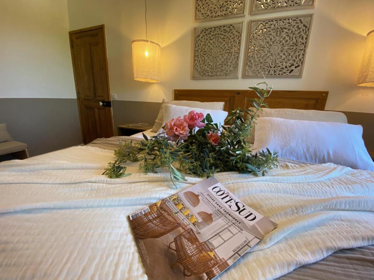 Deluxe Double Room with Bath photo 3