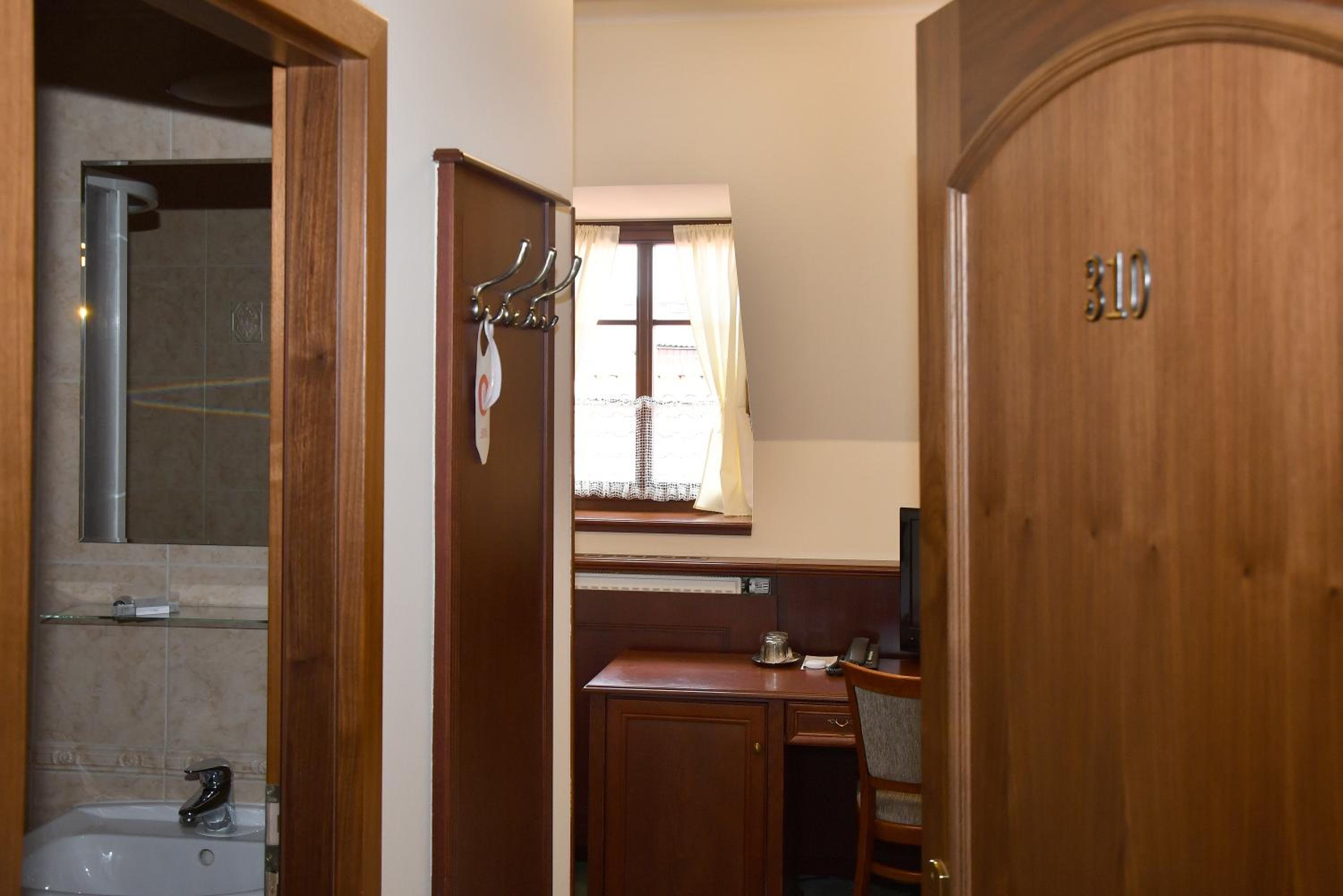 Small Twin Room photo 3