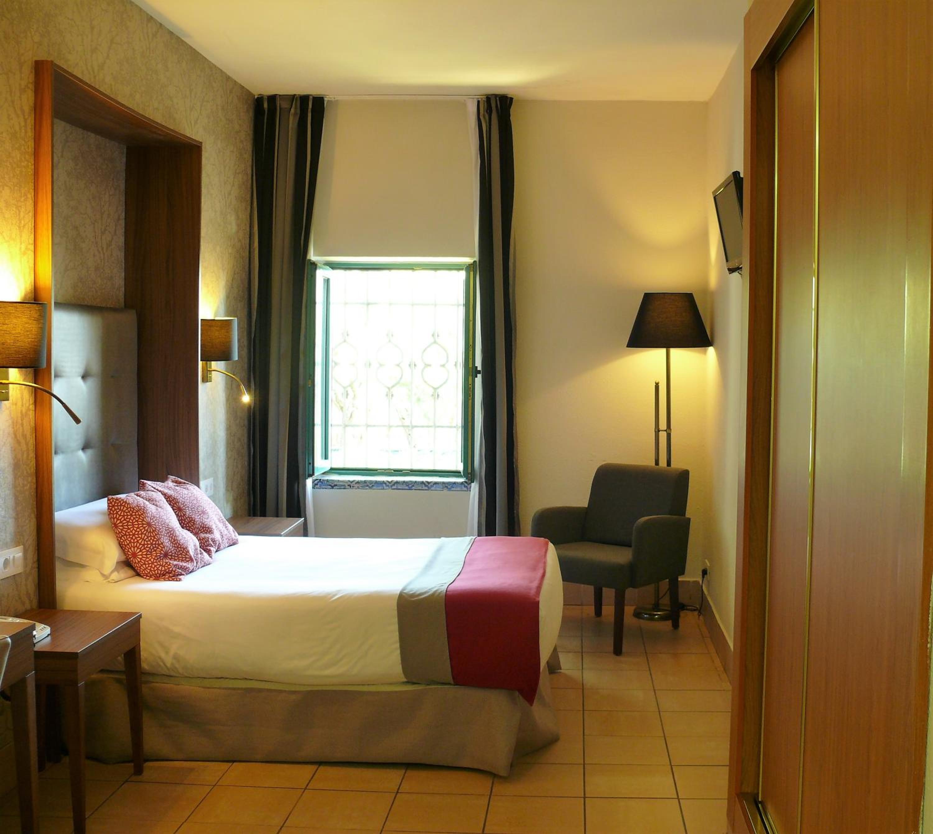 Superior Double or Twin Room - Photo 1