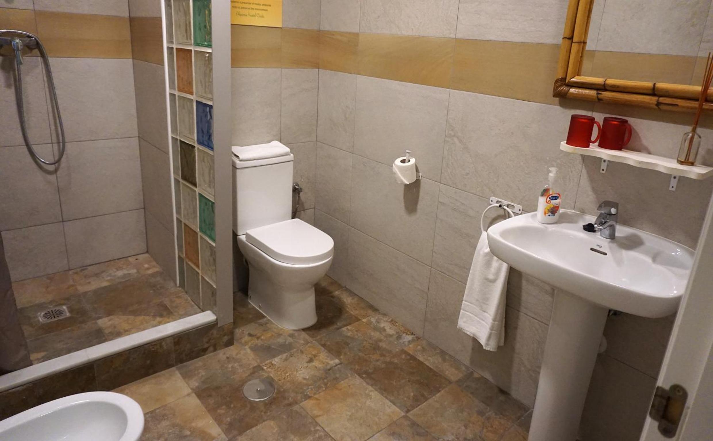 Economy Double Room with Private Bathroom - Photo 7