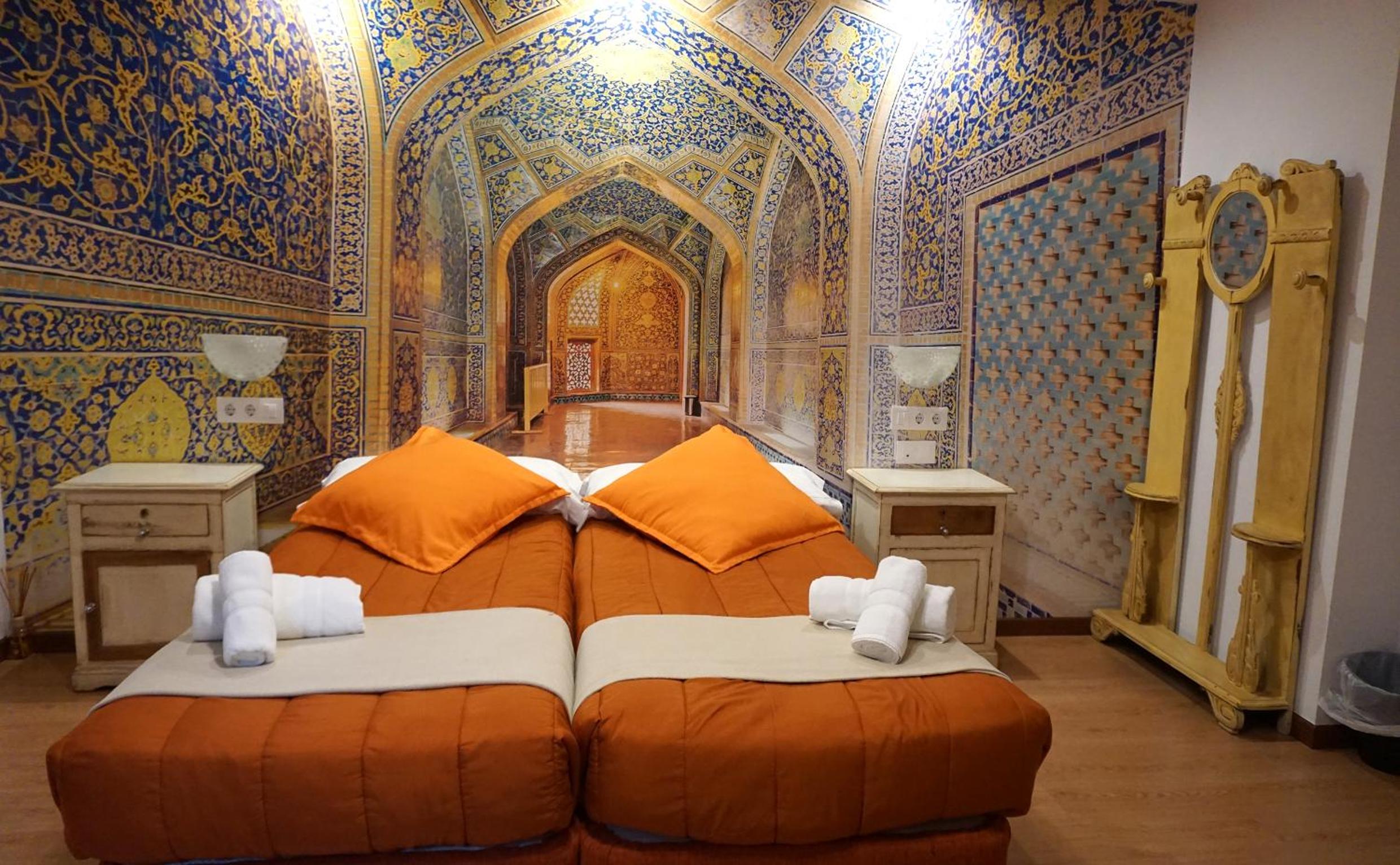 Economy Double Room with Private Bathroom - Photo 9