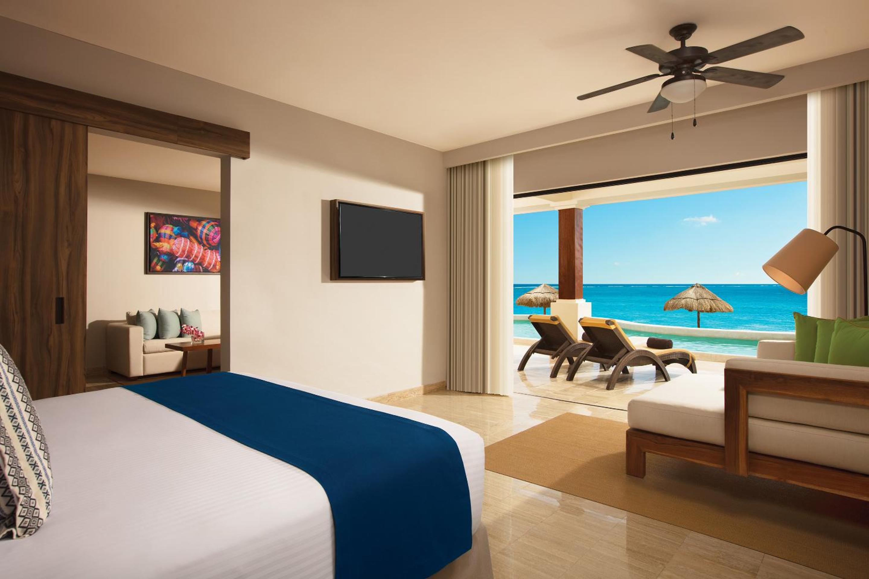 Relax in luxury with stunning ocean views!