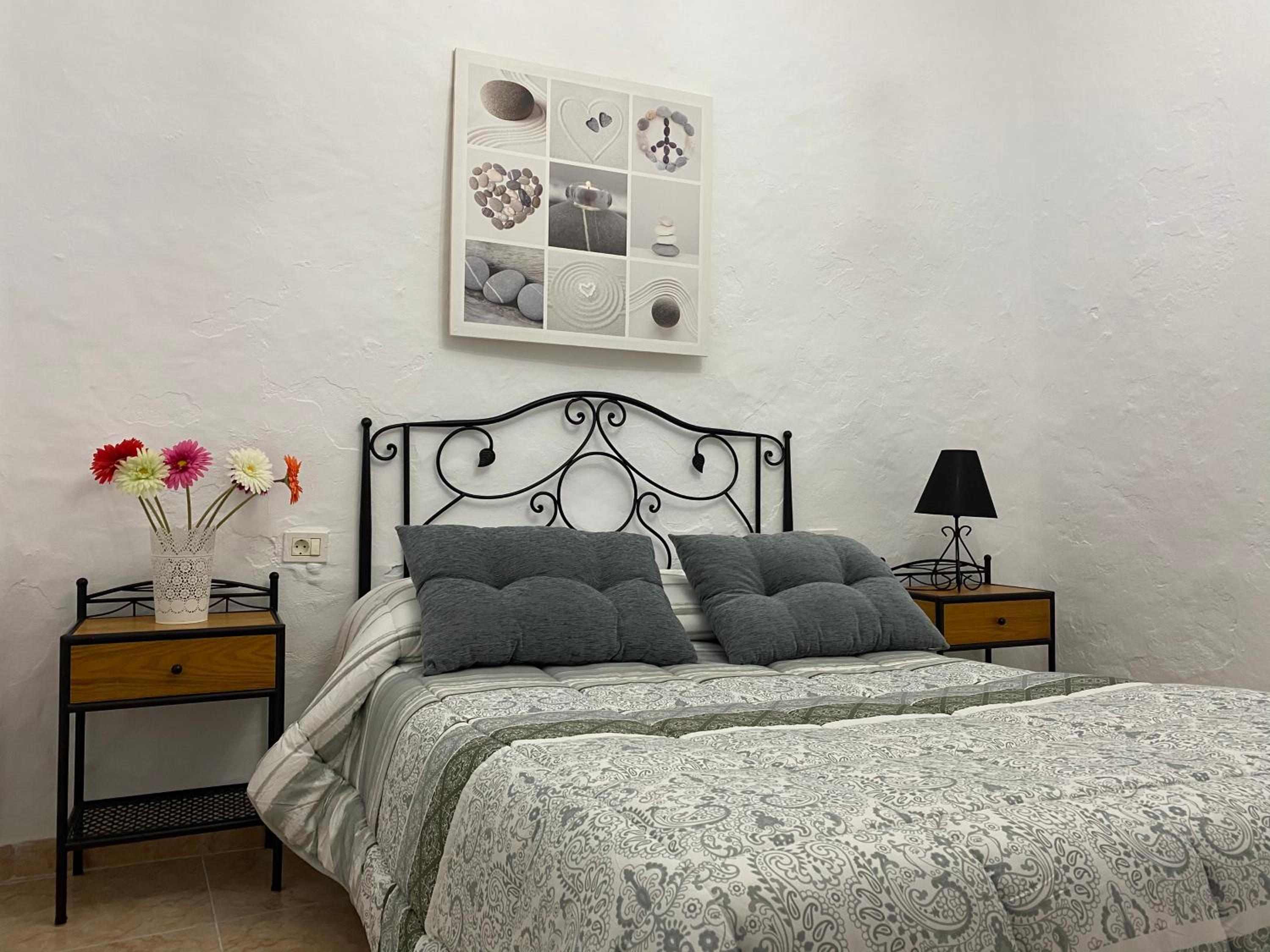 Three-Bedroom House - Photo 9