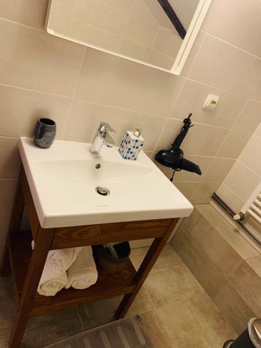 Double Room with Private Bathroom photo 3