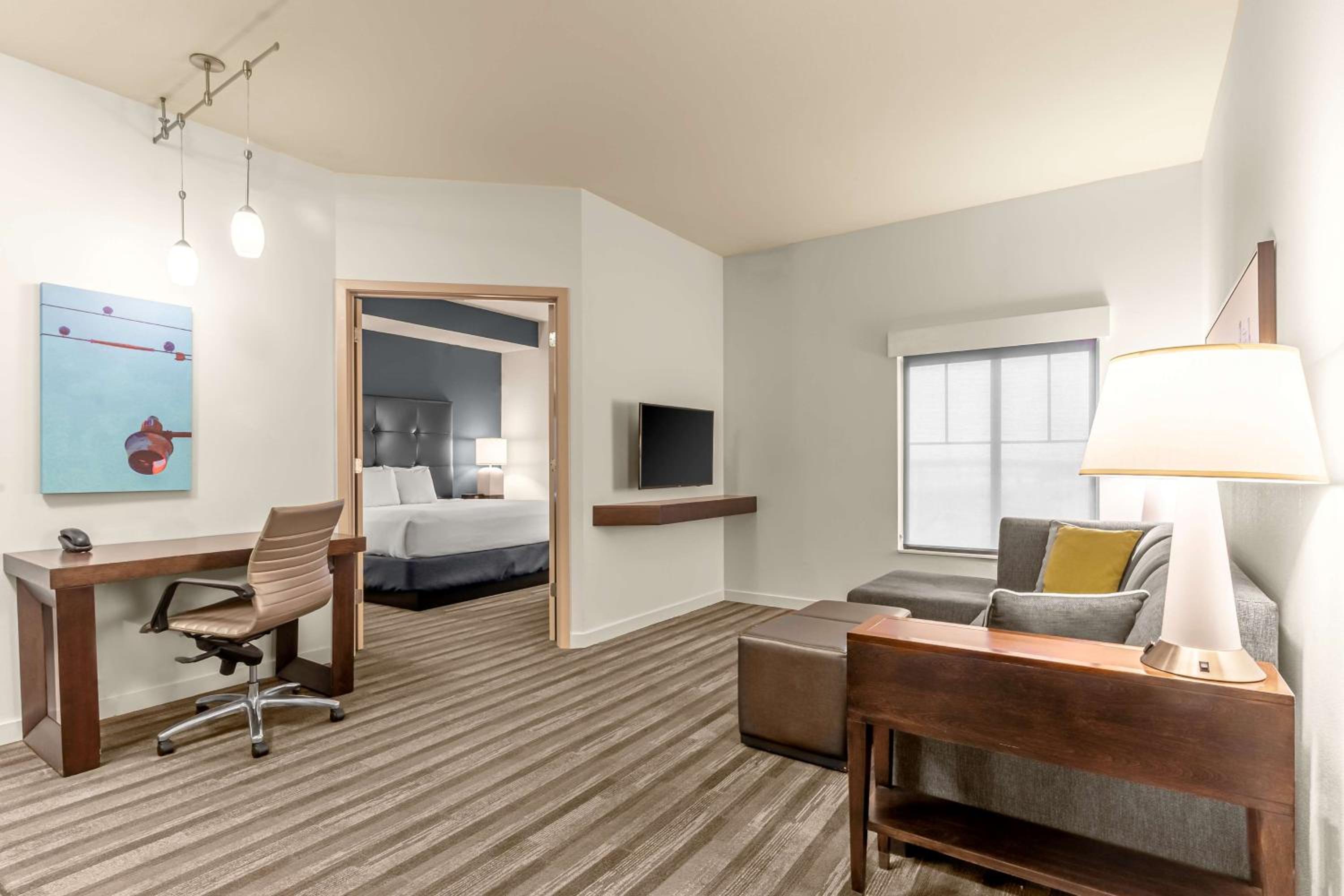 One-Bedroom King Suite - Photo 12