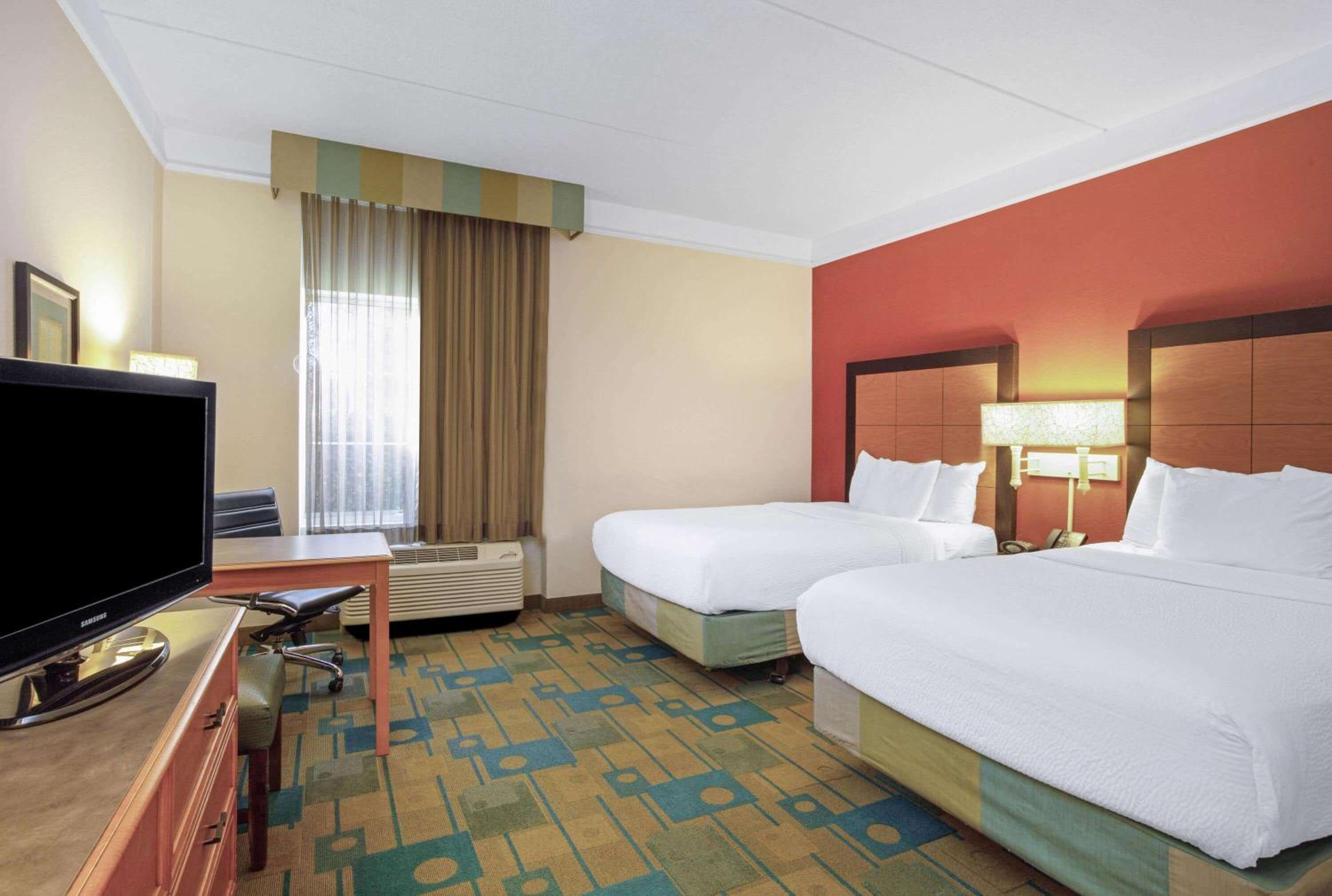 Double Room With Two Double Beds - Disability Access photo 2