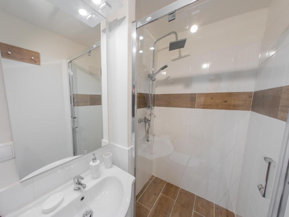 Double Room with Garden View - Photo 8