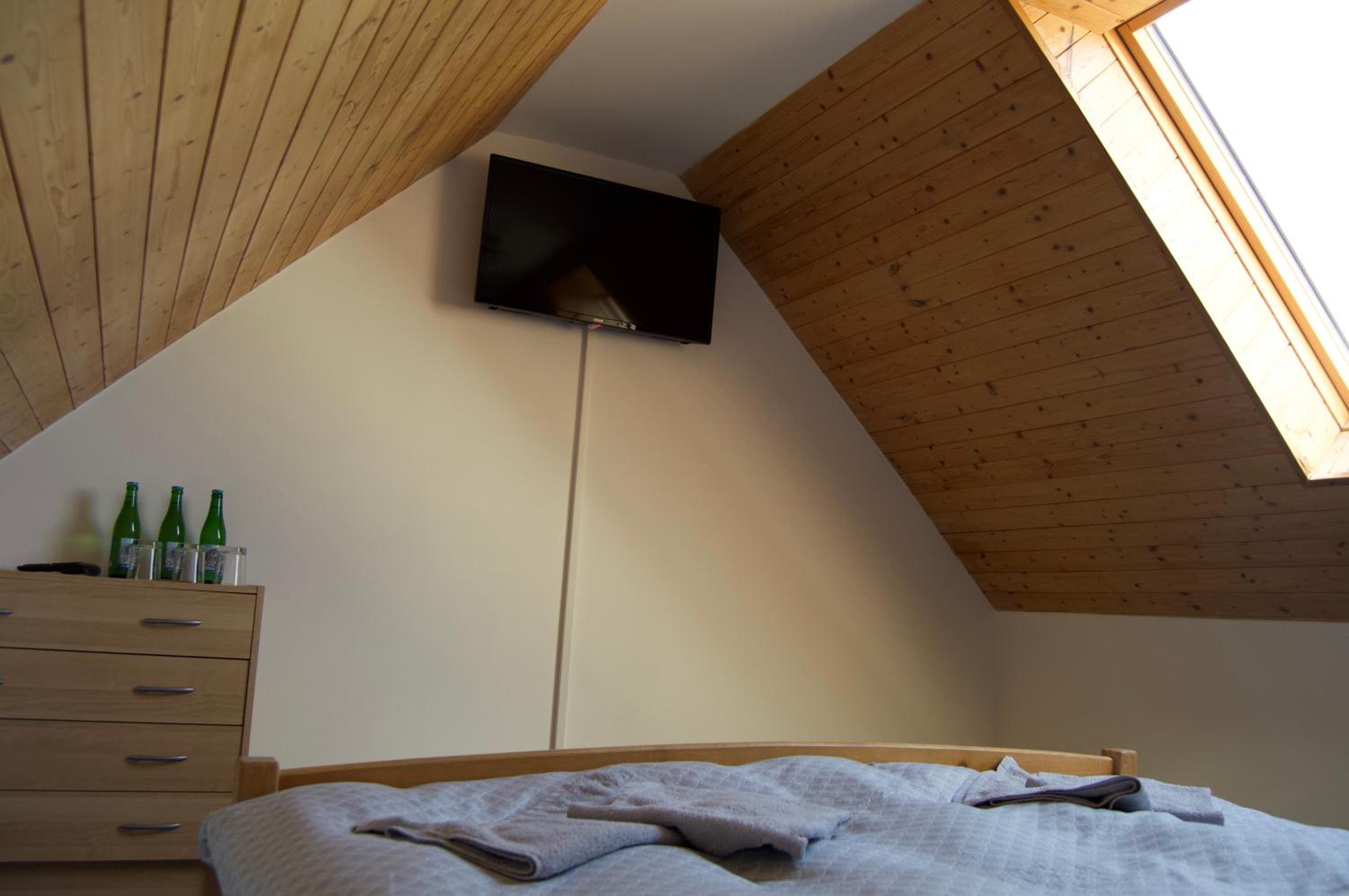 Triple Room with Bathroom photo 2