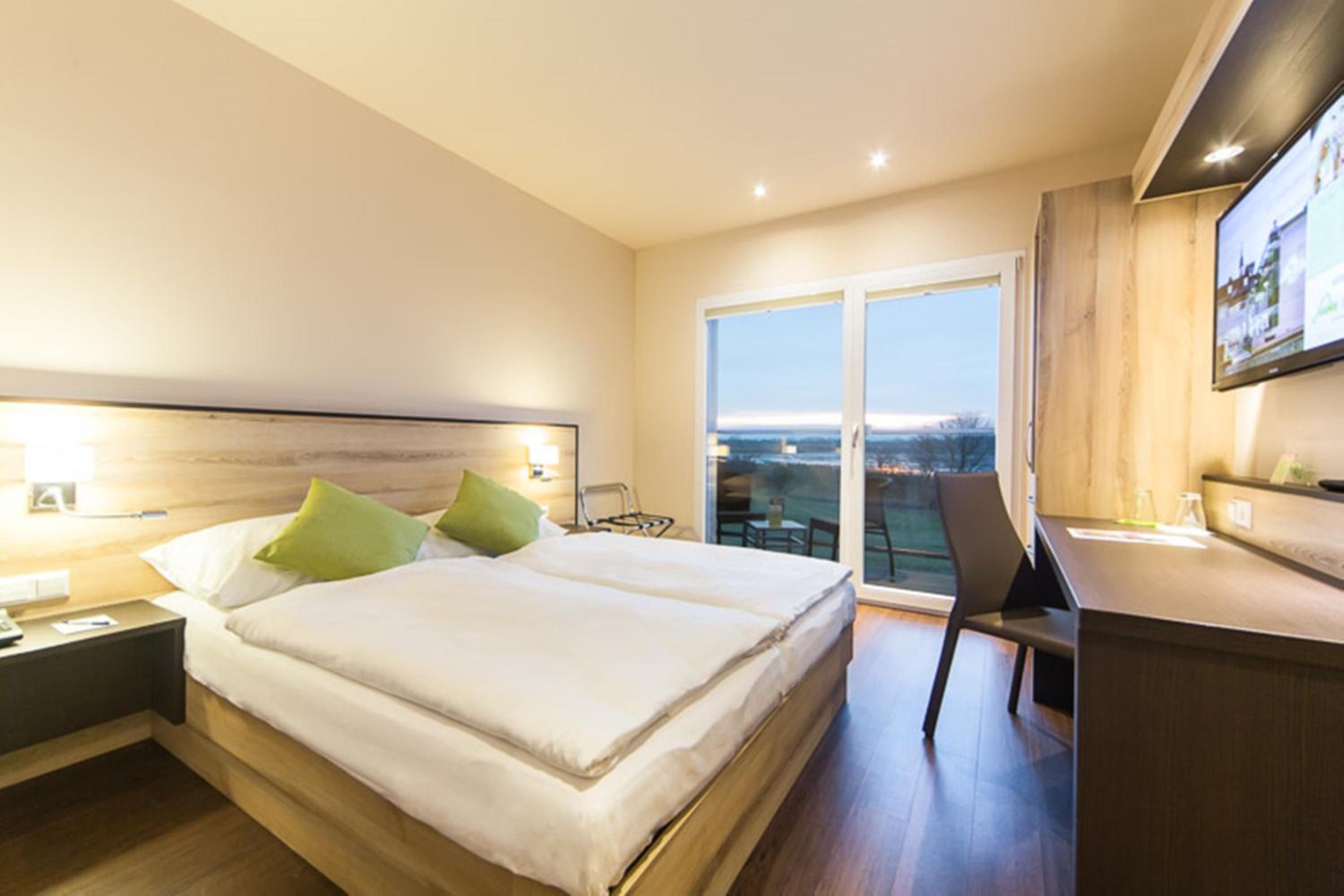 Double Room with Balcony and Air Conditioning - Photo 9