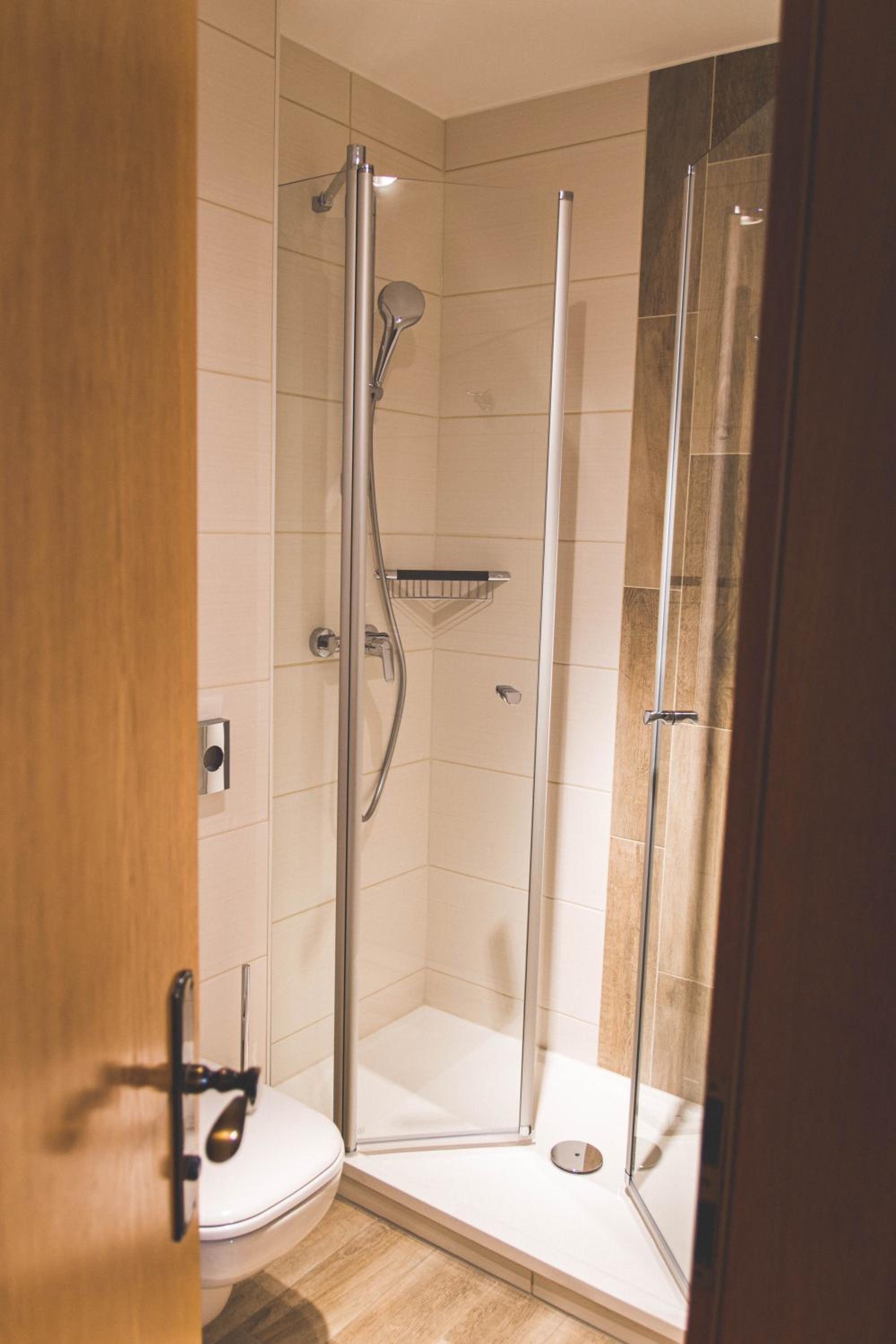 Double Room - Photo 12