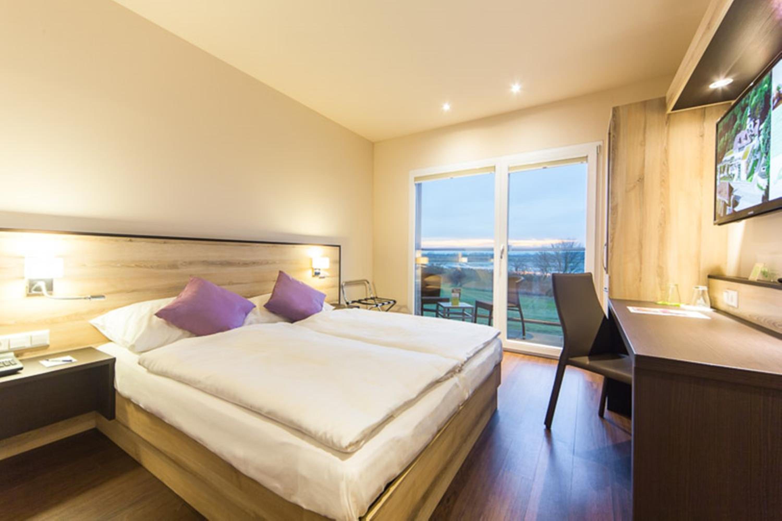 Double Room with Balcony and Air Conditioning - Photo 3