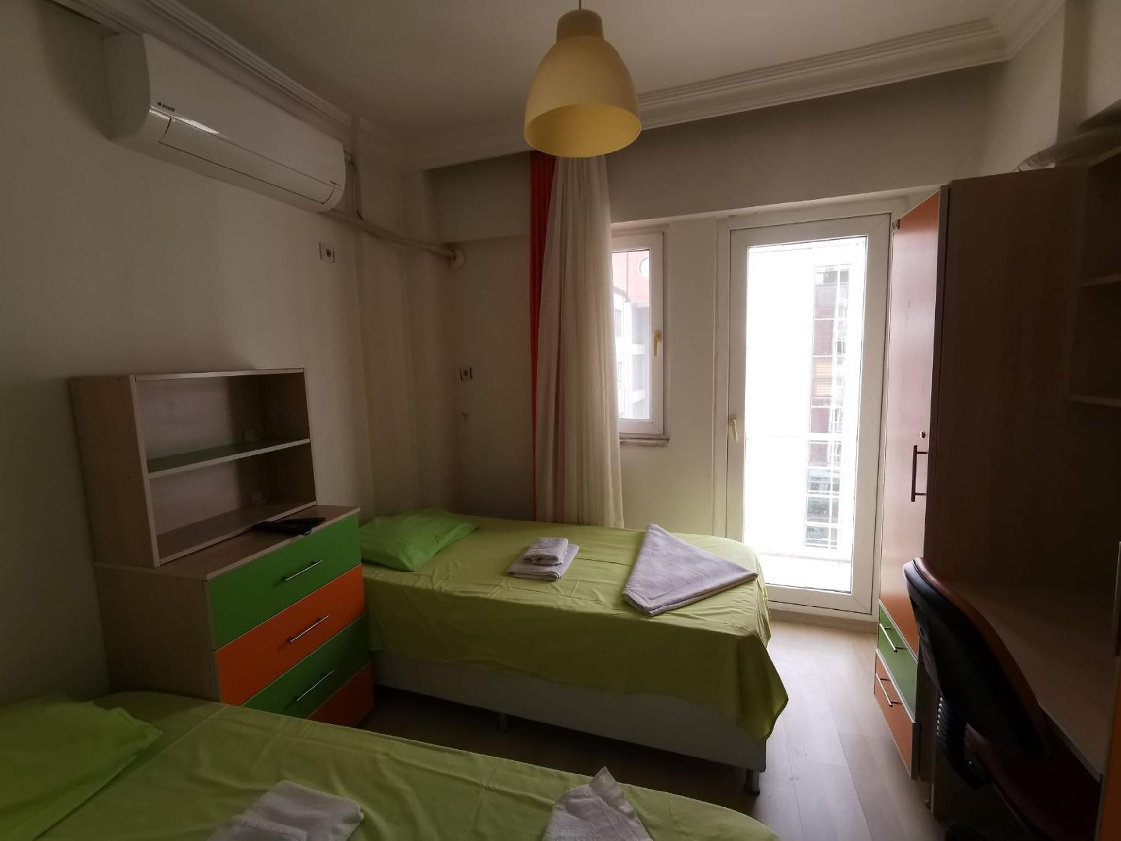 Twin Room with Private External Bathroom photo 2