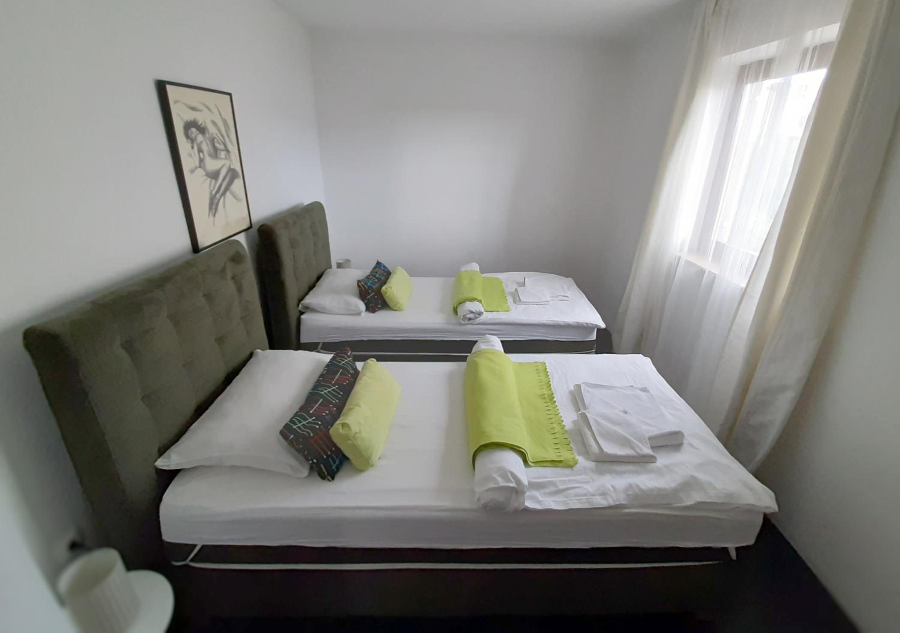 Apartamento de dois quartos com piscina privativa e terraço