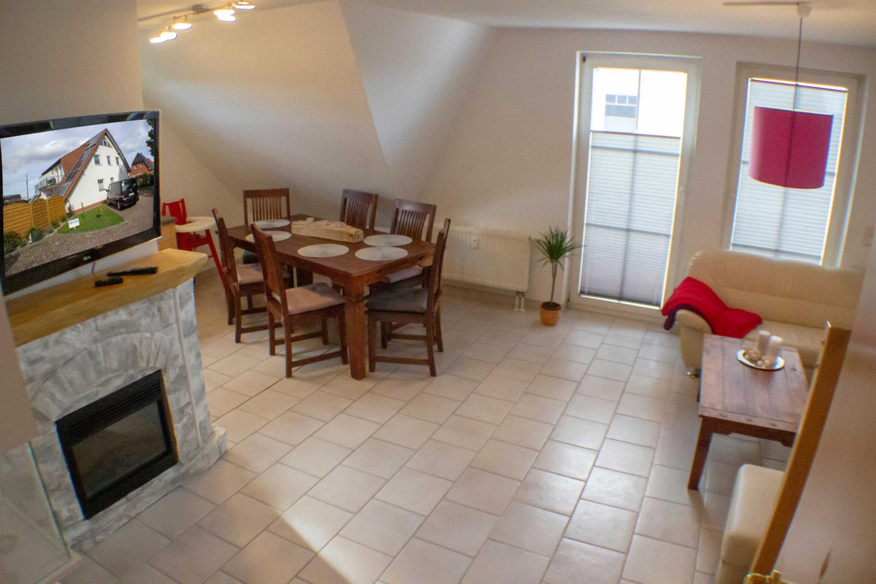 Two-Bedroom Apartment with Balcony photo 2