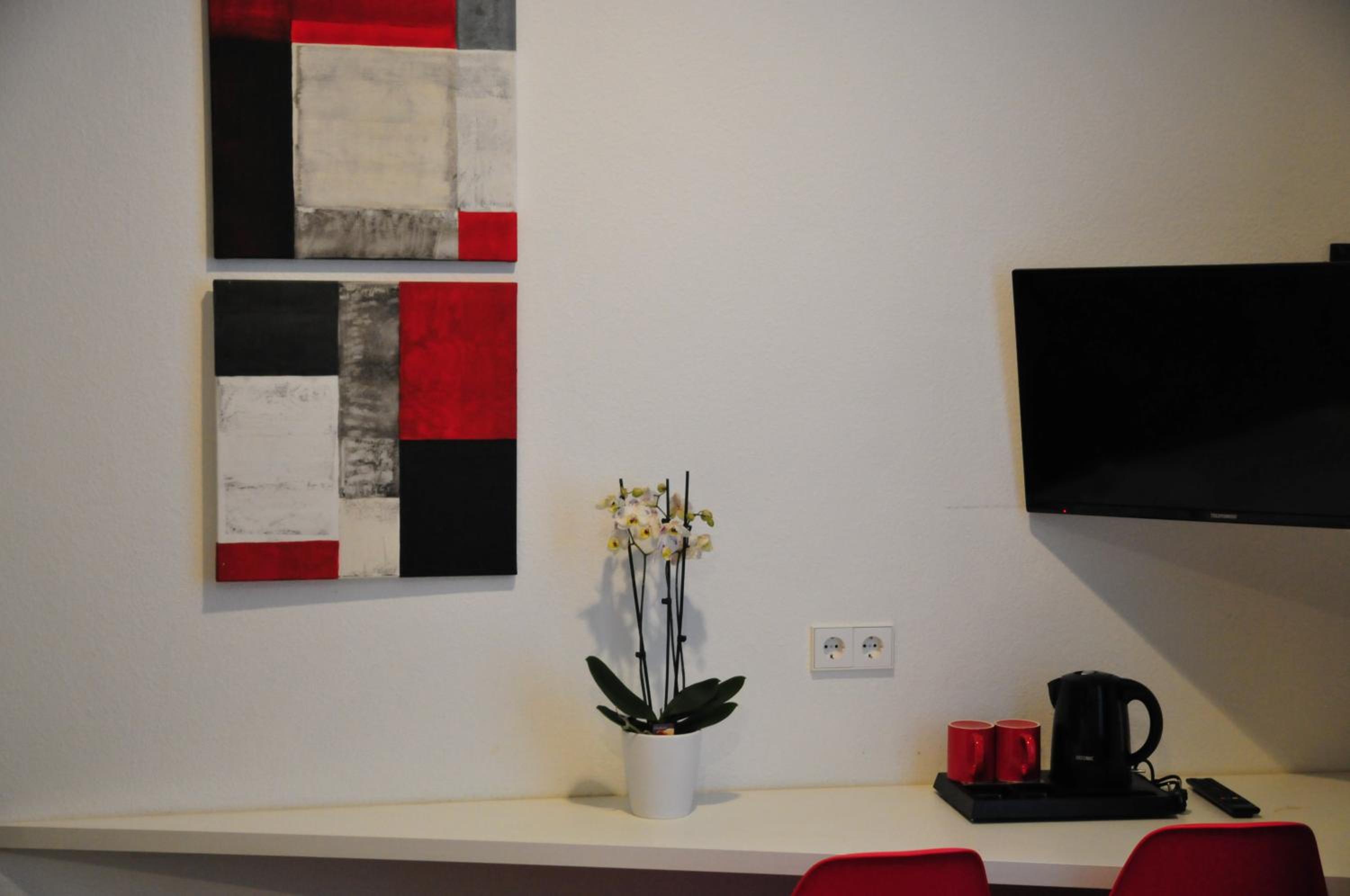 Twin Room - Photo 2