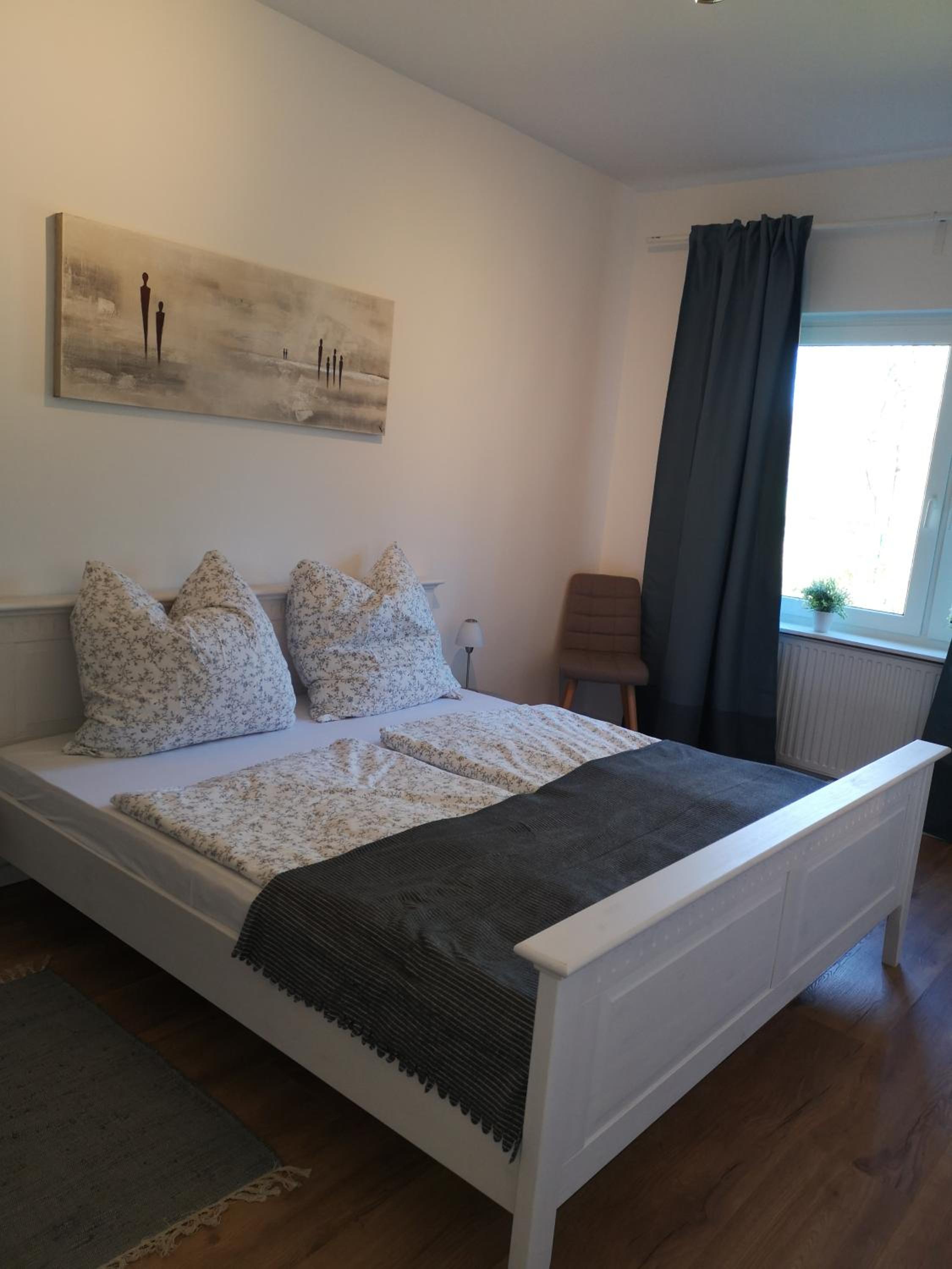 Three-Bedroom House photo 3