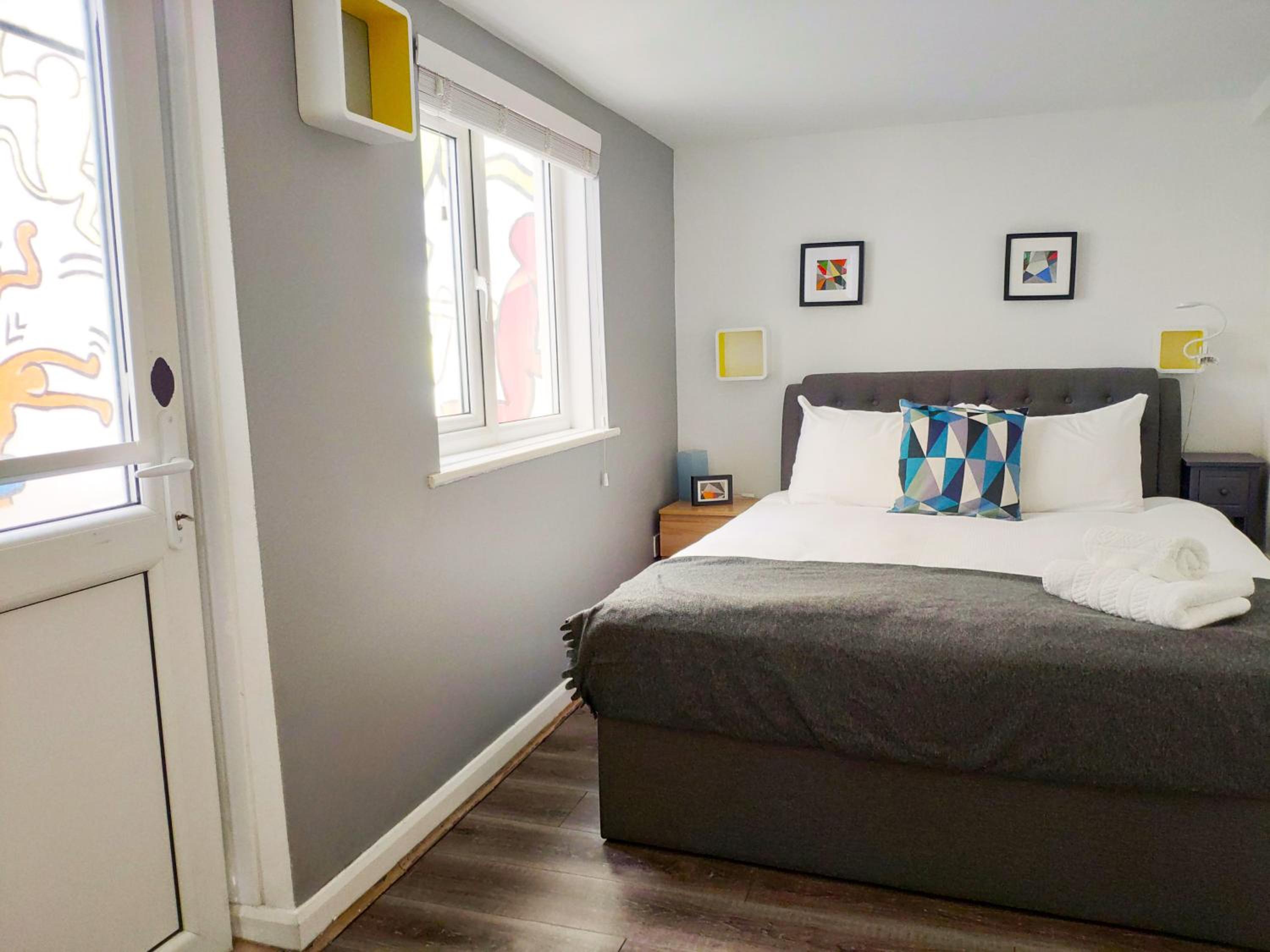 Two-Bedroom Apartment with Patio photo 1
