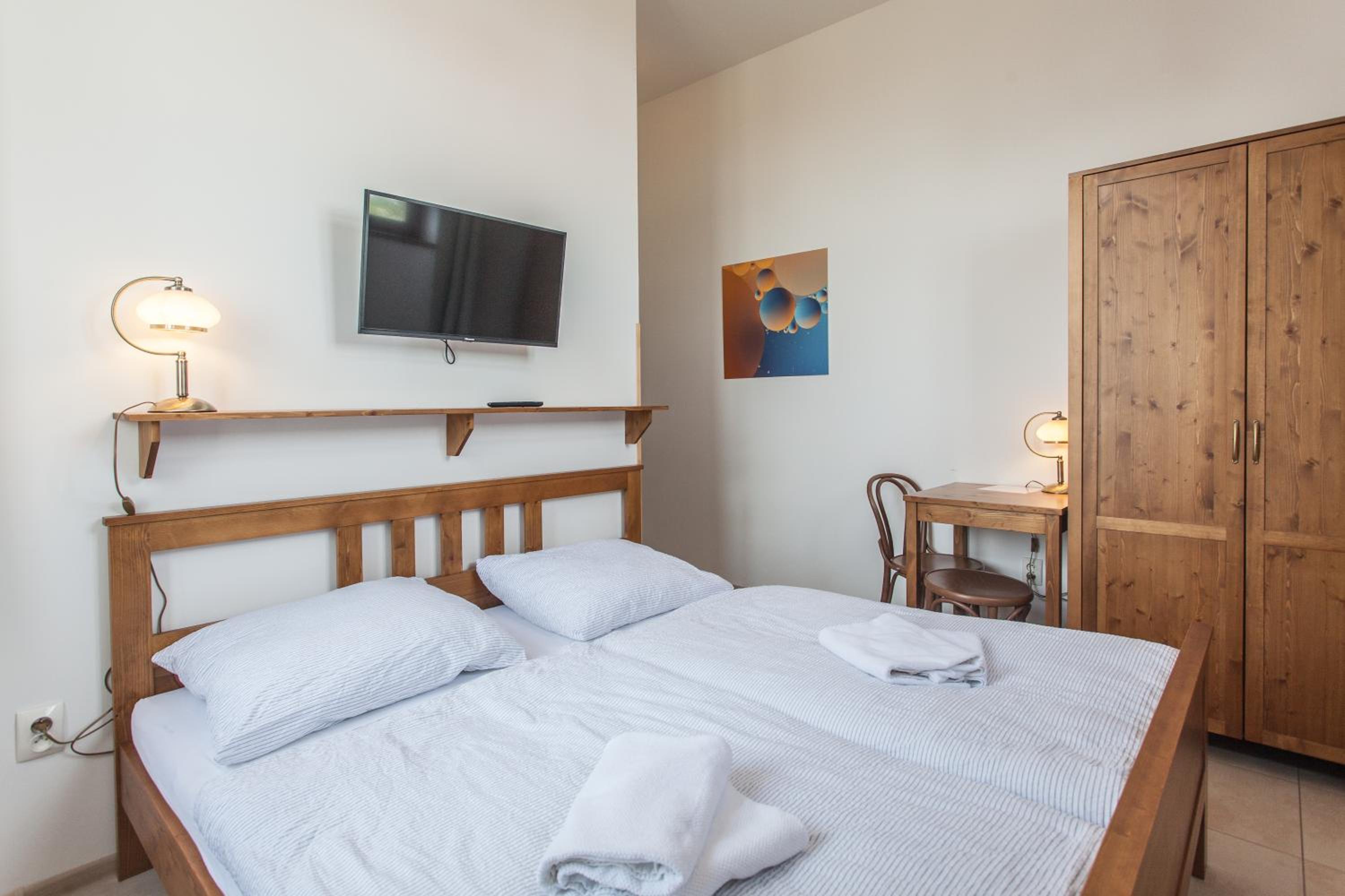 Standard Double Room - Photo 12