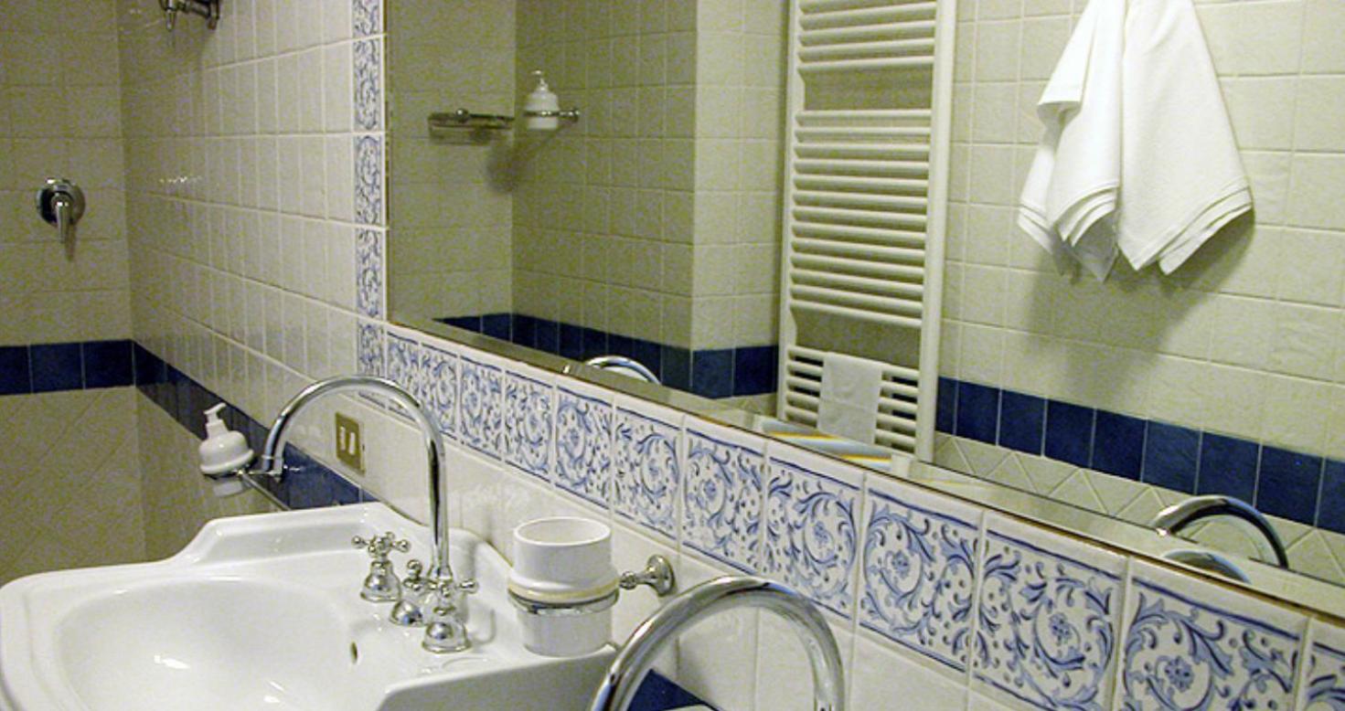 Double or Twin Room - Photo 2