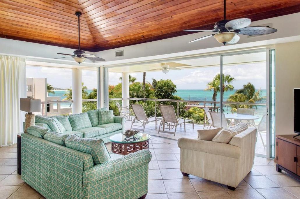 2-Bedroom Oceanfront (2302) photo 2