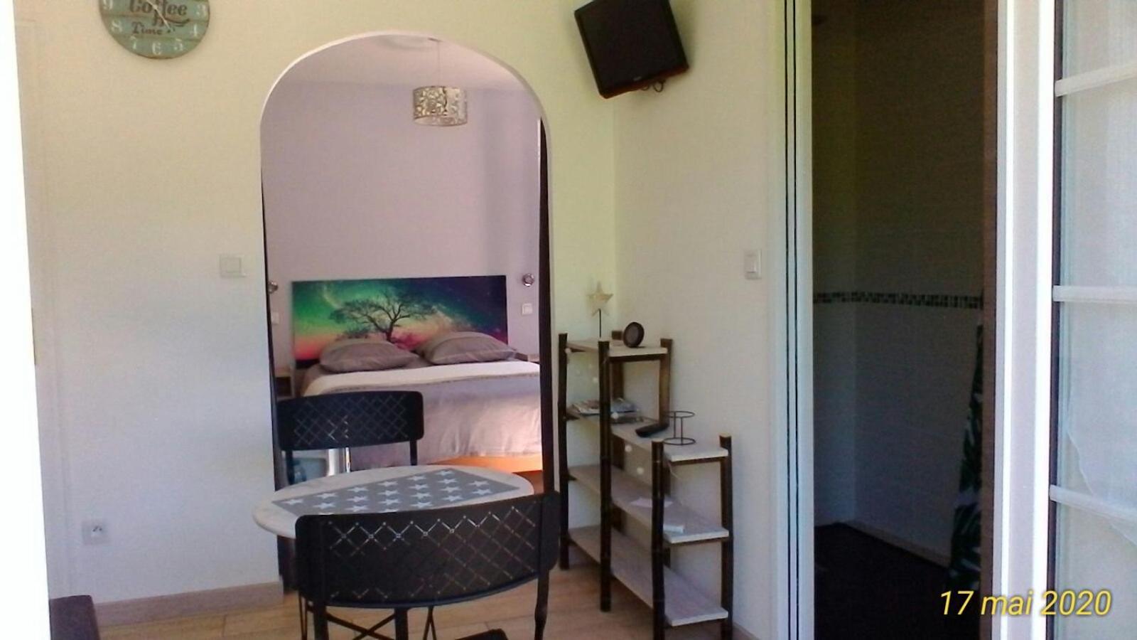 Double Room with Pool View photo 3