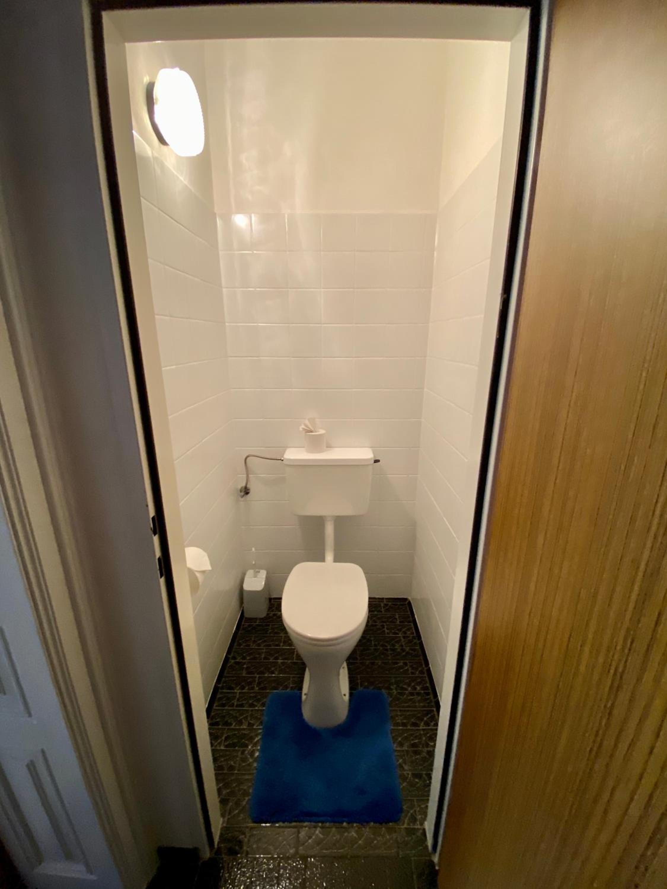 Twin Room with Shower - Photo 5