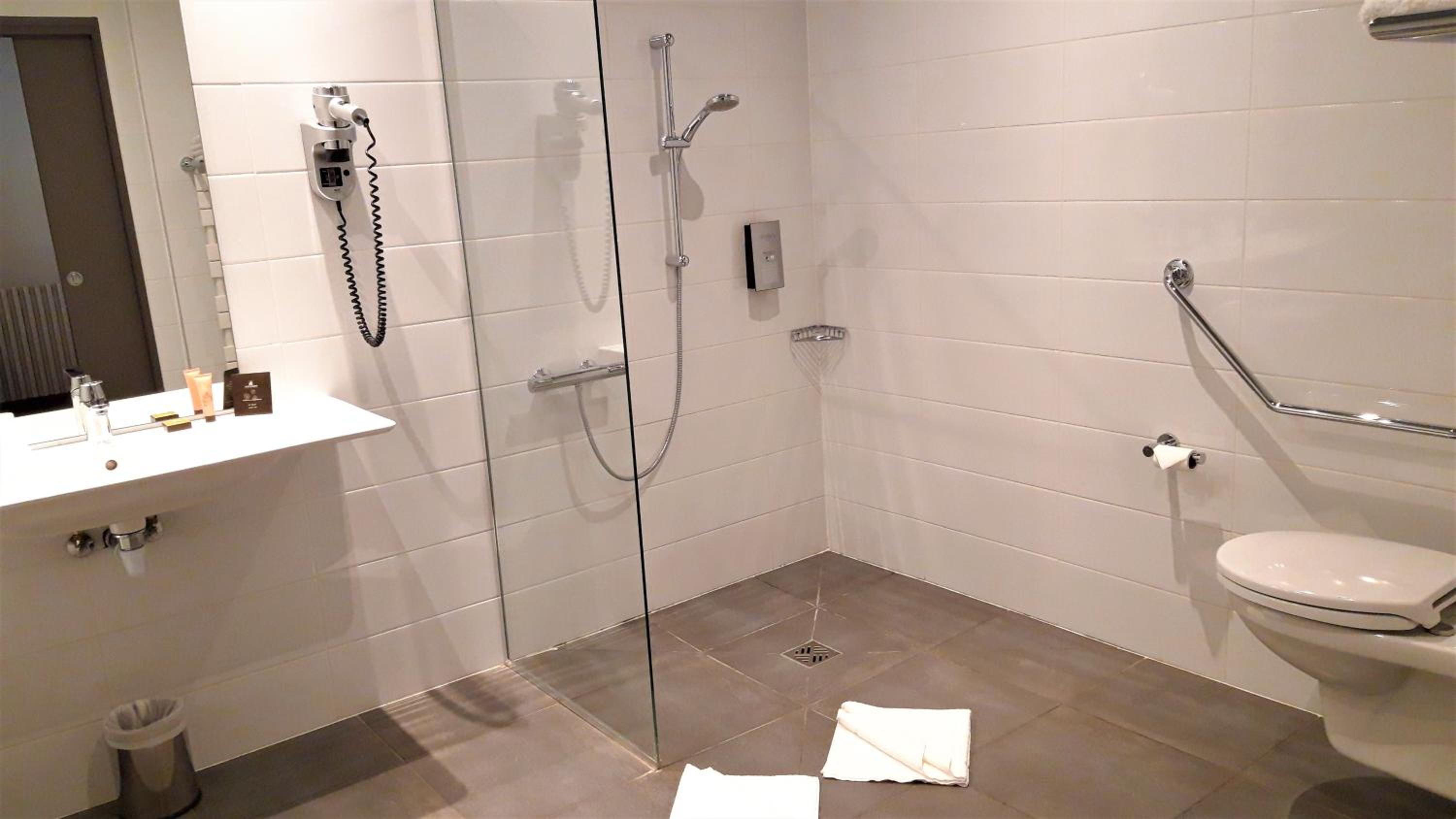 Superior King Room - Non-Smoking - Photo 26