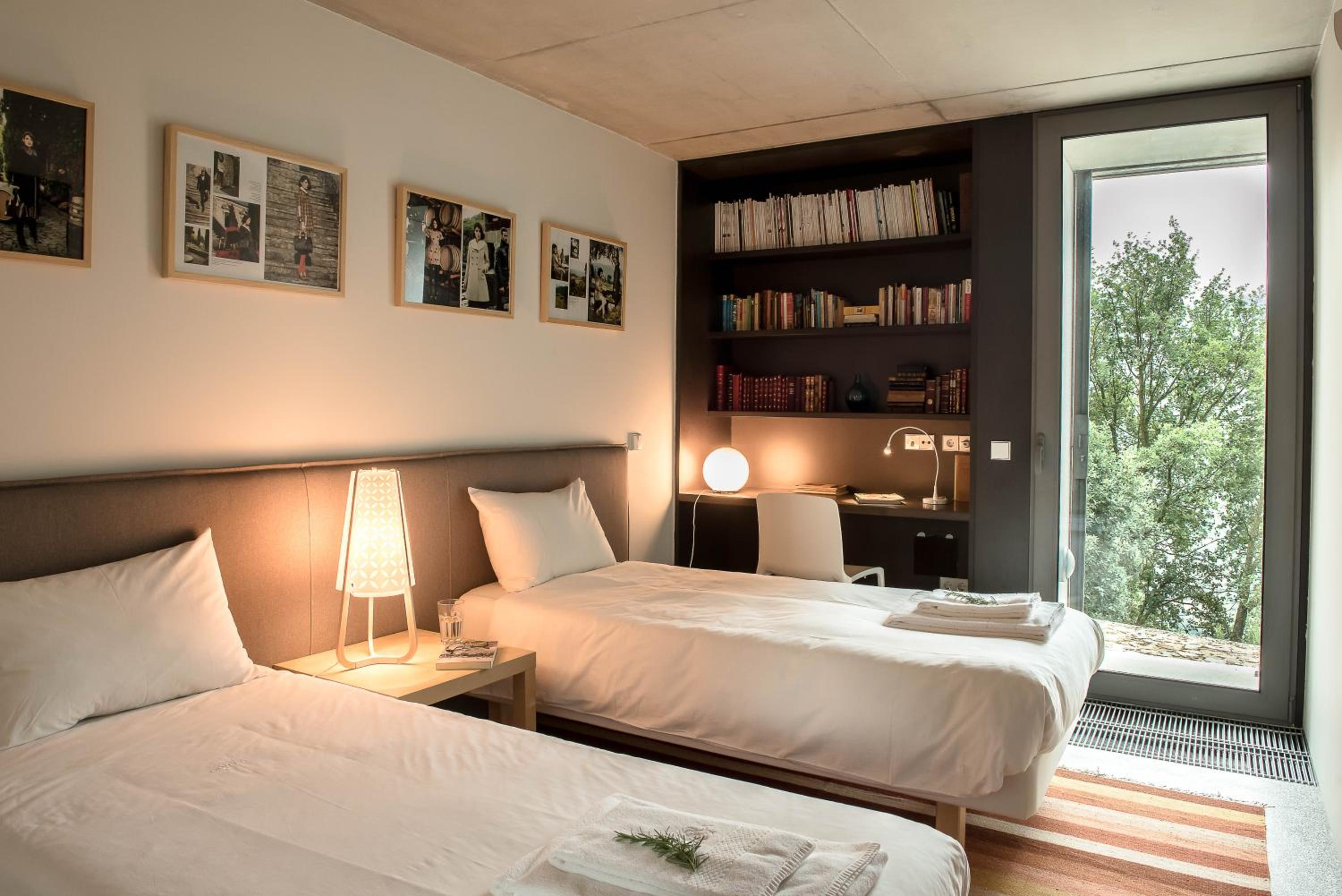 Twin Room with Private Bathroom - Photo 1