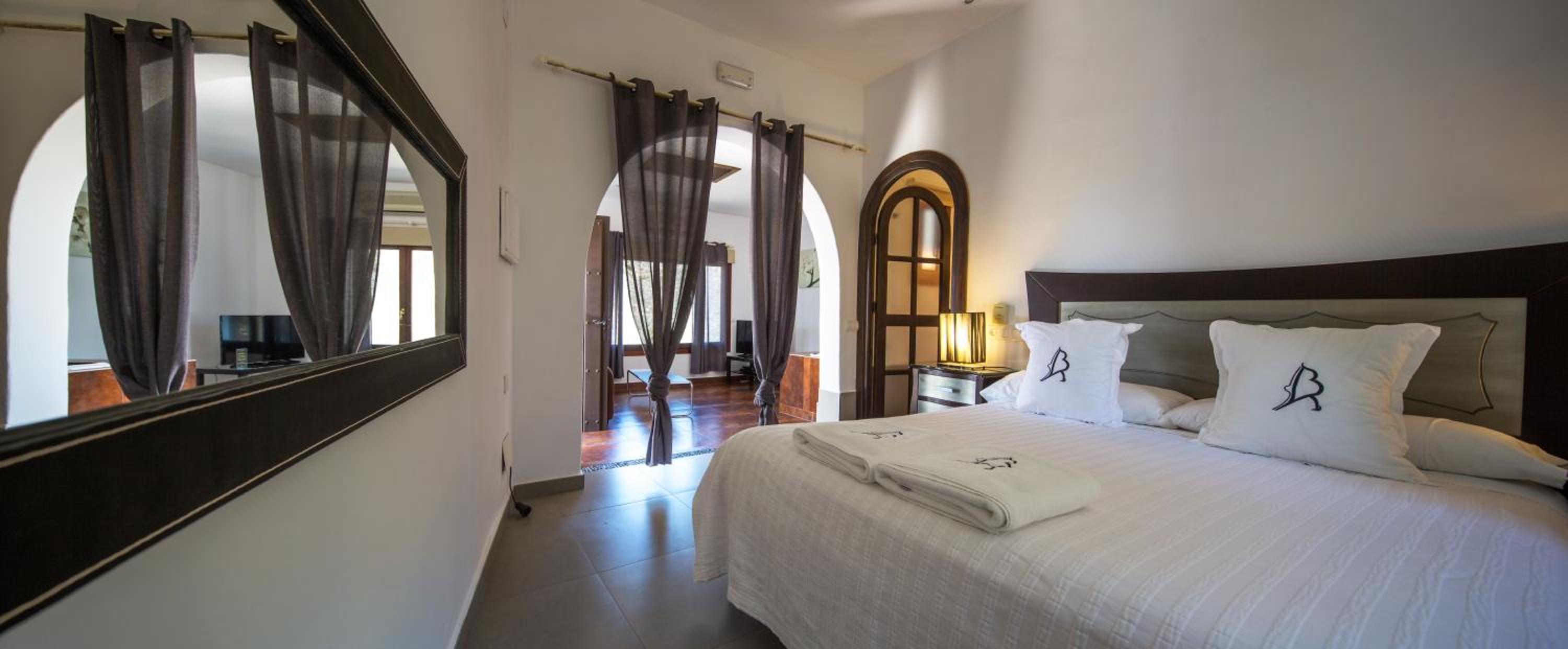 Suite con Bañera de Hidromasaje sin Terraza