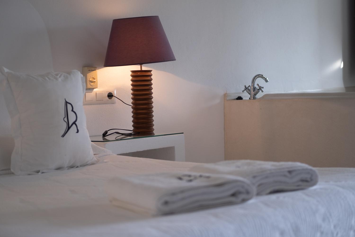 Double Room with Spa Bath - Photo 8