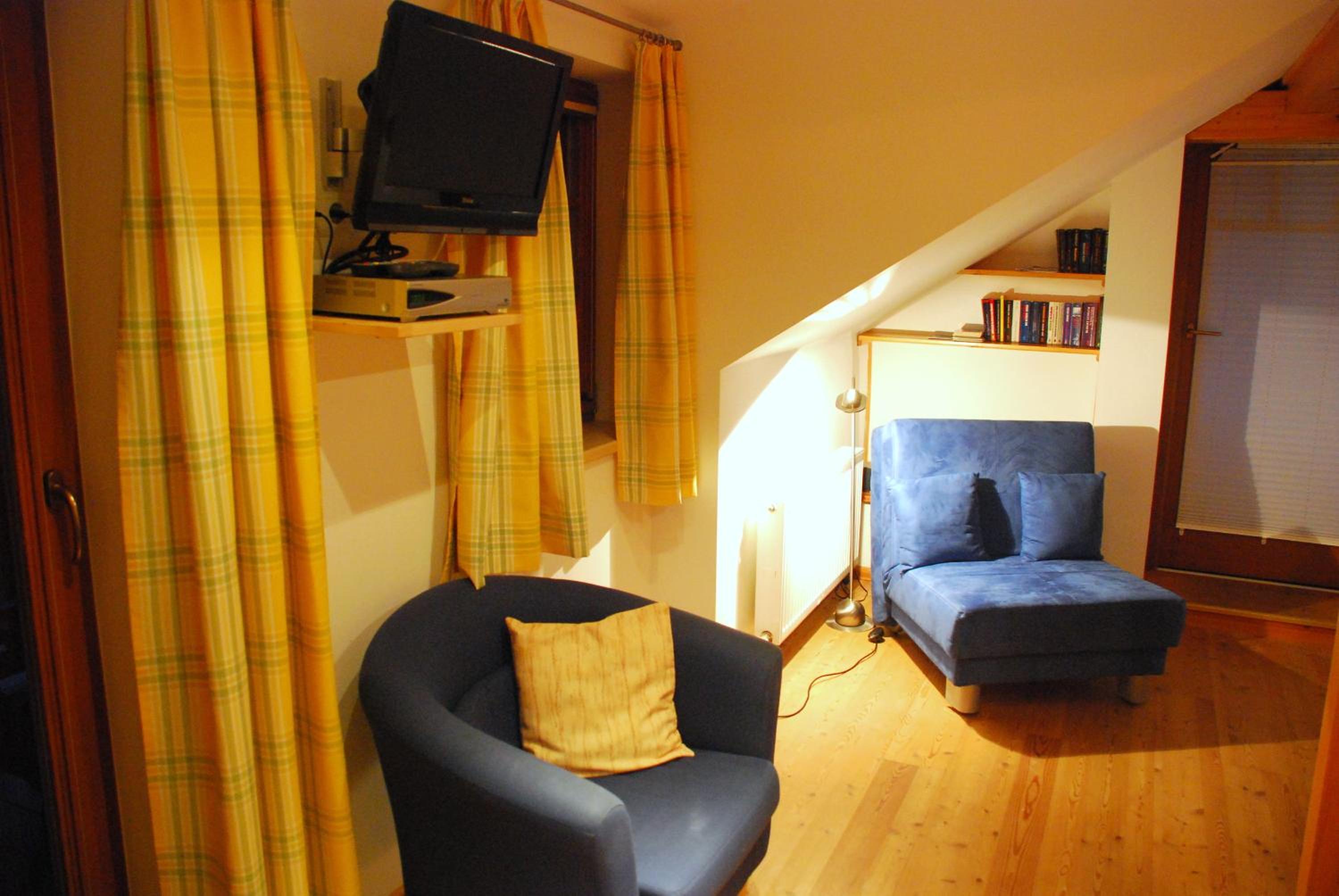 One-Bedroom Apartment - Annex photo 1