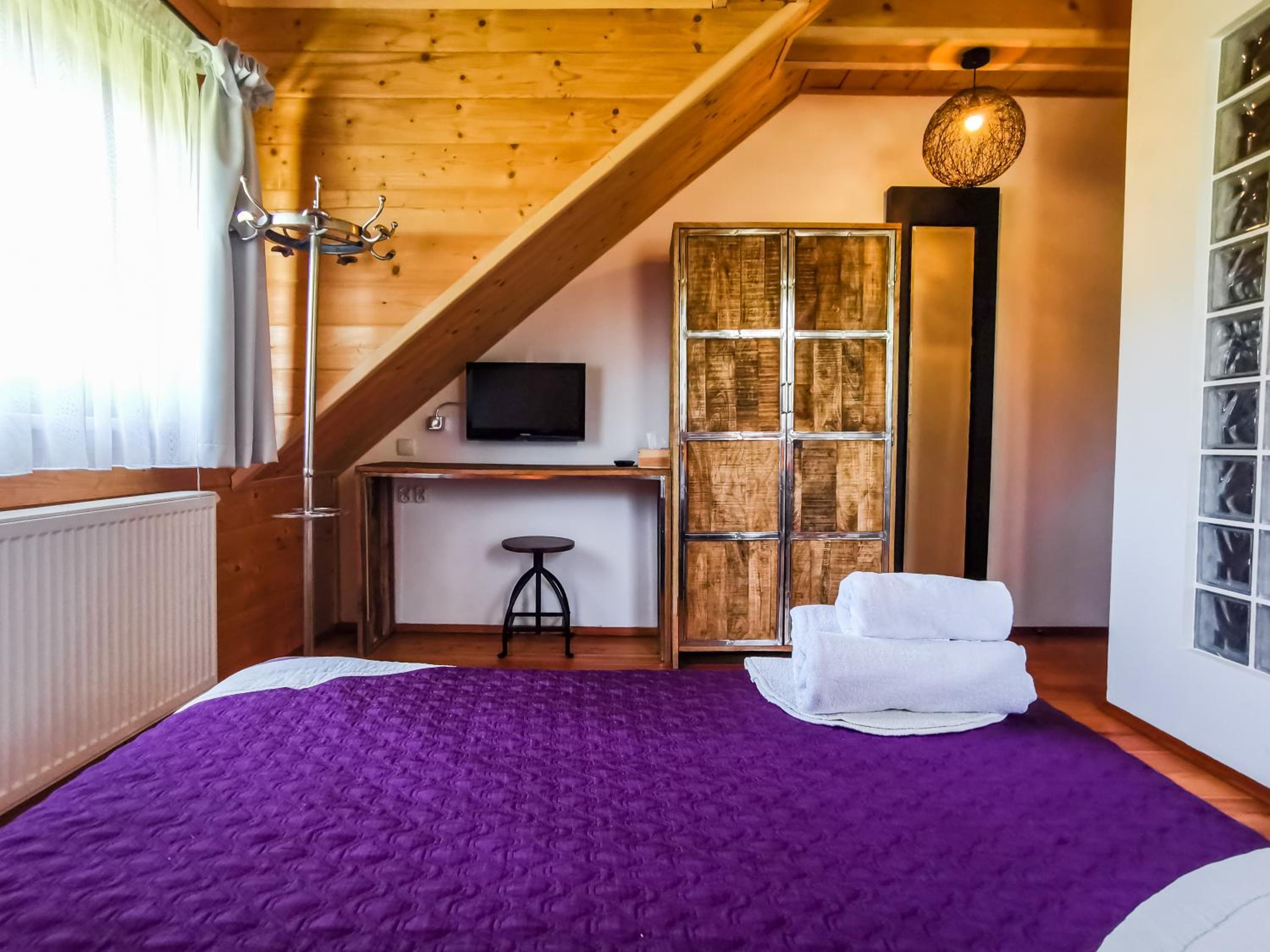 Standard Double Room with Lake View