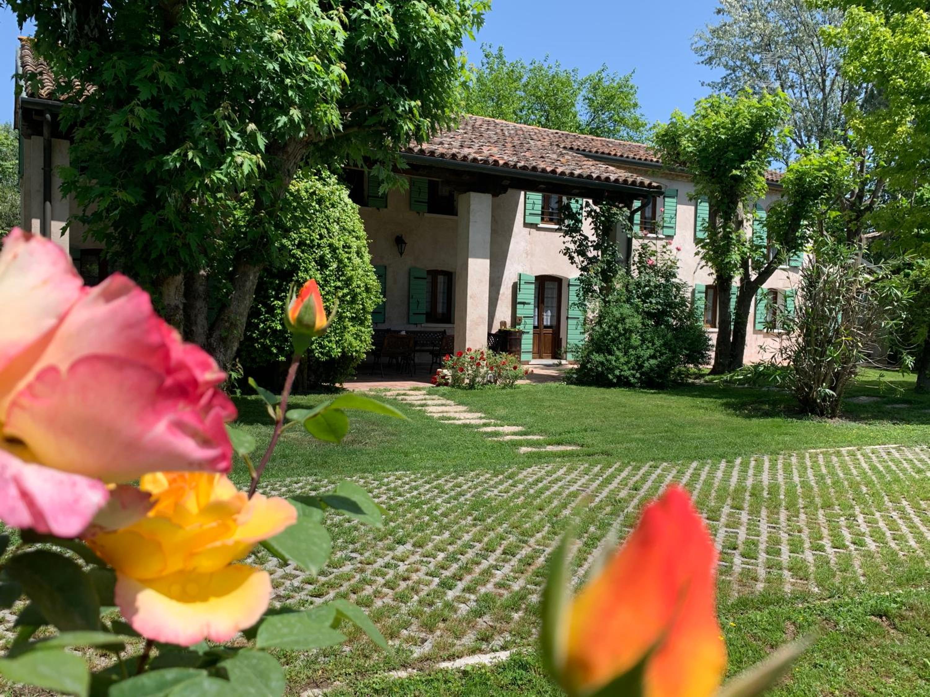 Villa with Garden View - Photo 38