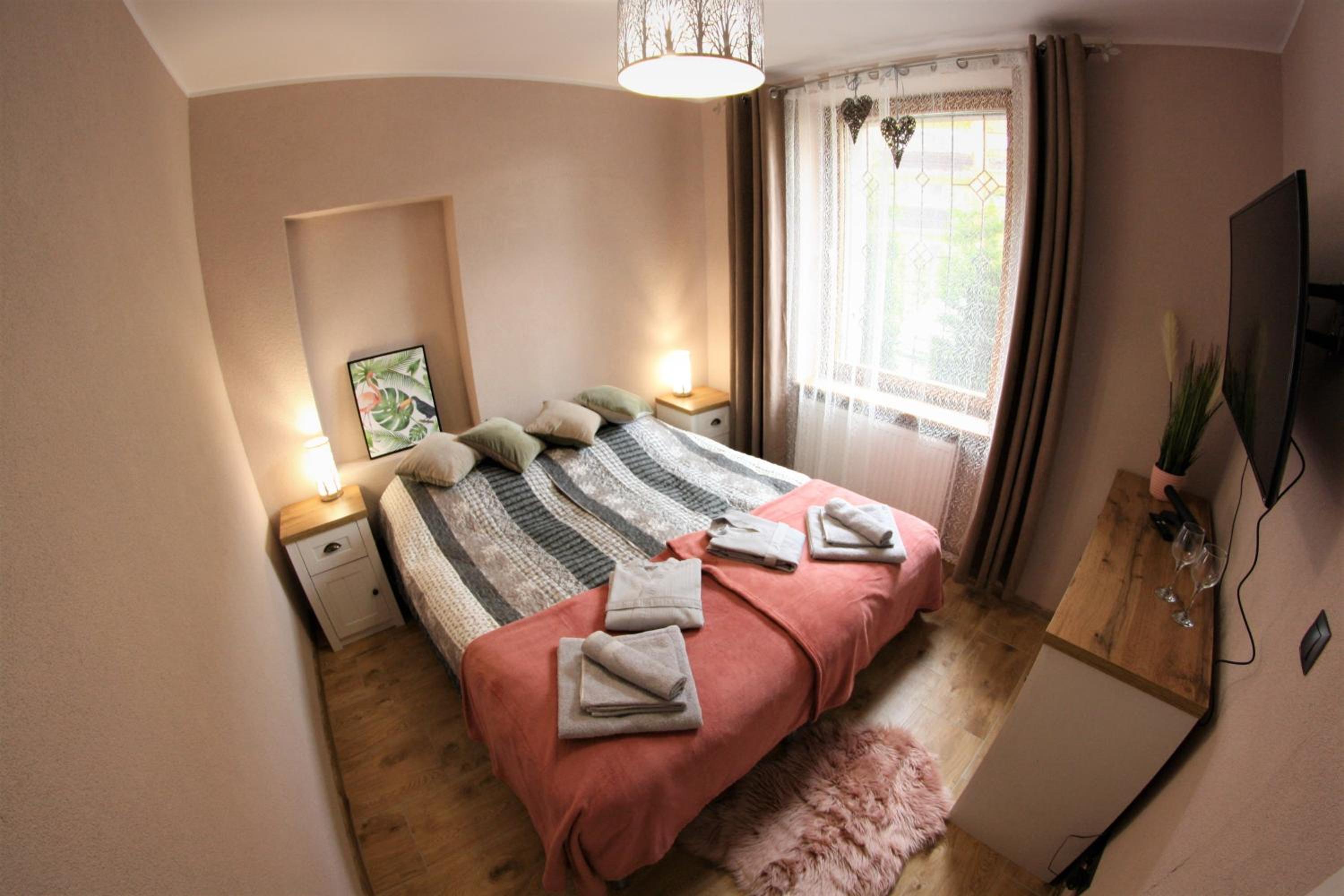 One-Bedroom Apartment - Photo 1