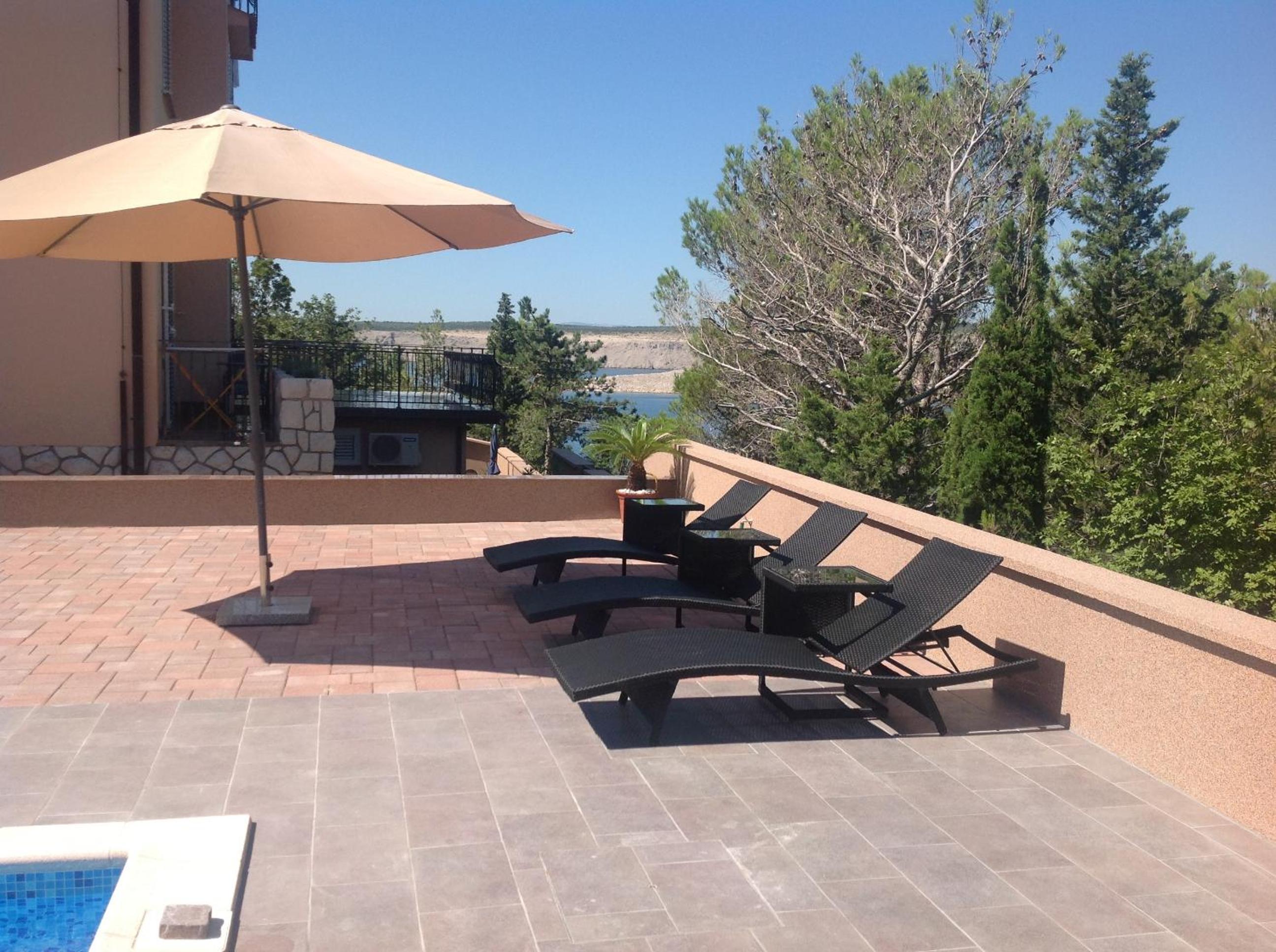 One-Bedroom Apartment with Sea View - Photo 13