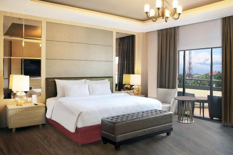 Deluxe Queen Room - Photo 3