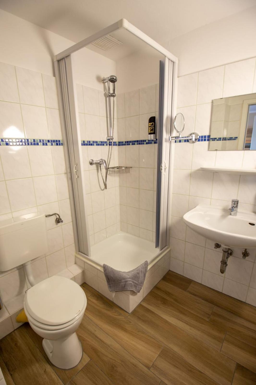 Double Room - Photo 8