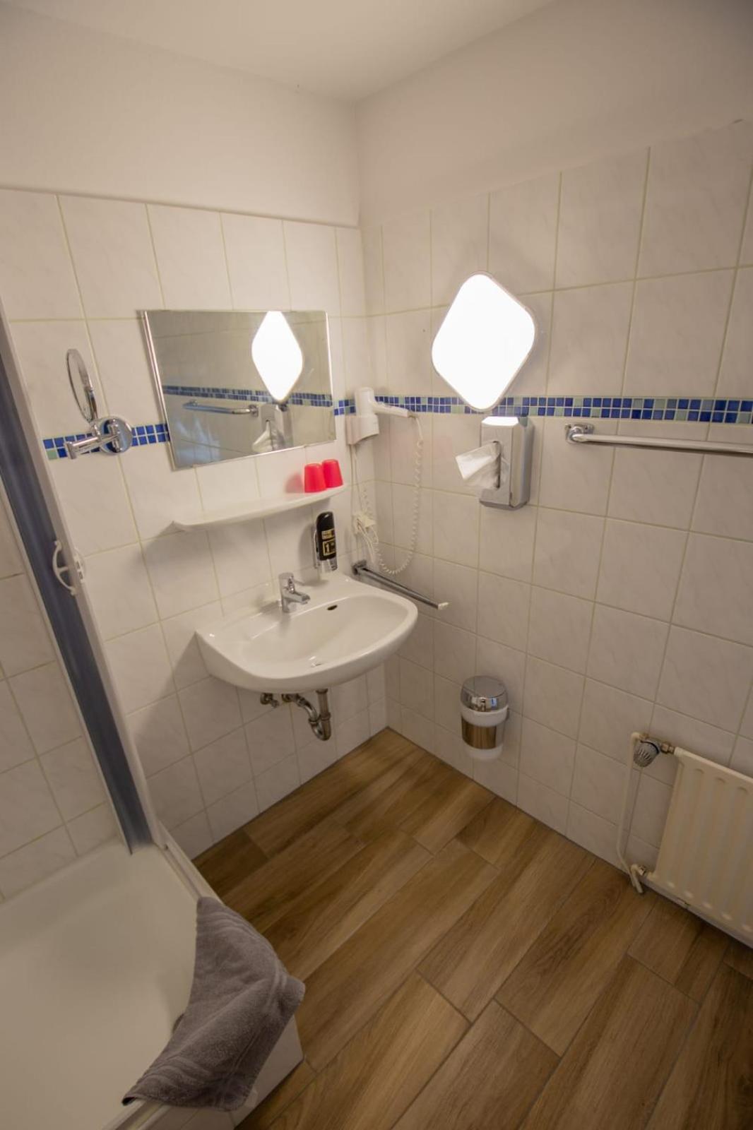 Double Room - Photo 7